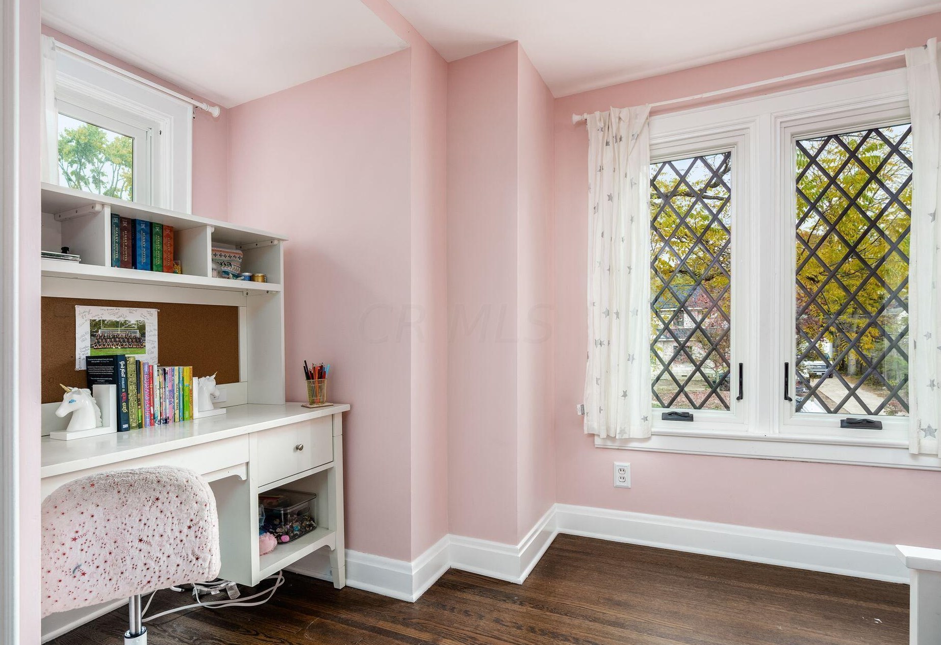 2351 Kensington Dr, Columbus OH 43221-3770 exterior