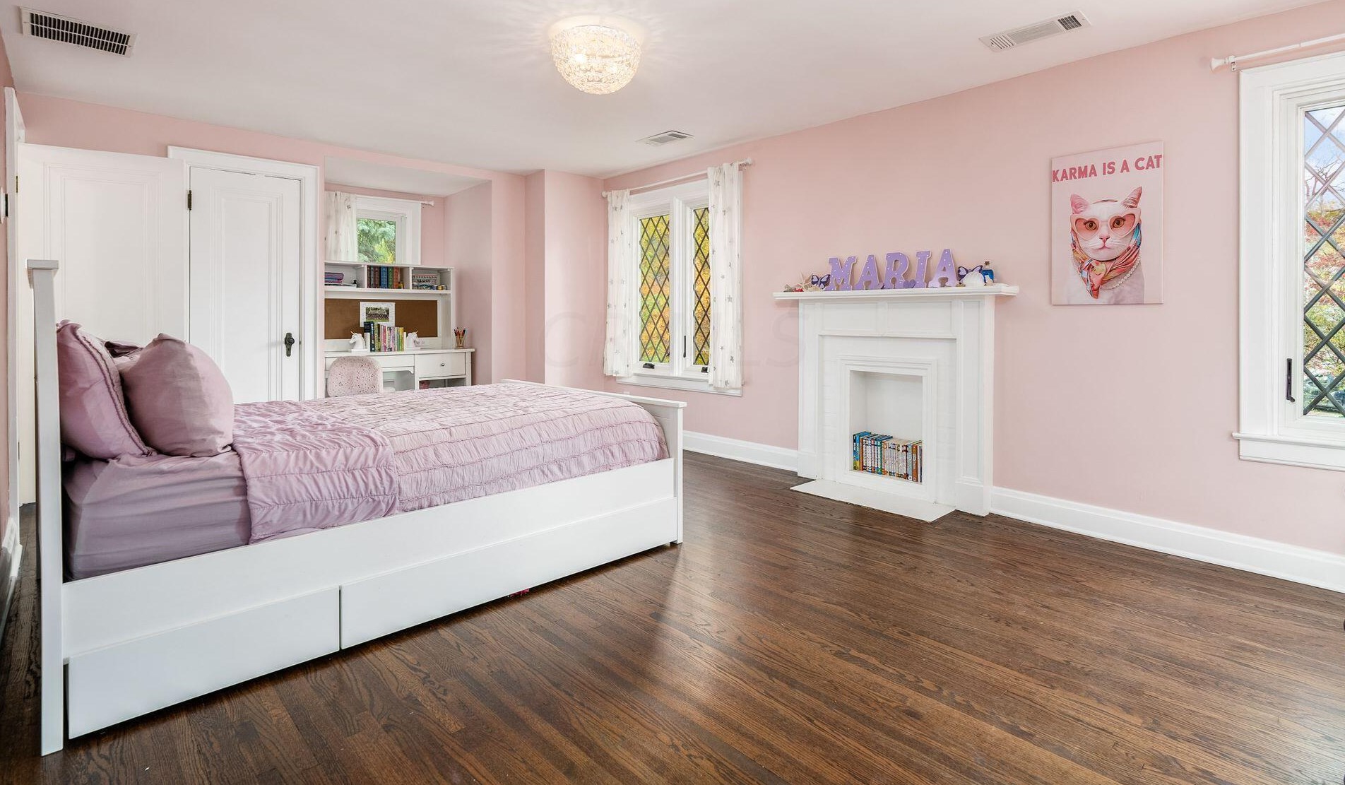 2351 Kensington Dr, Columbus OH 43221-3770 exterior