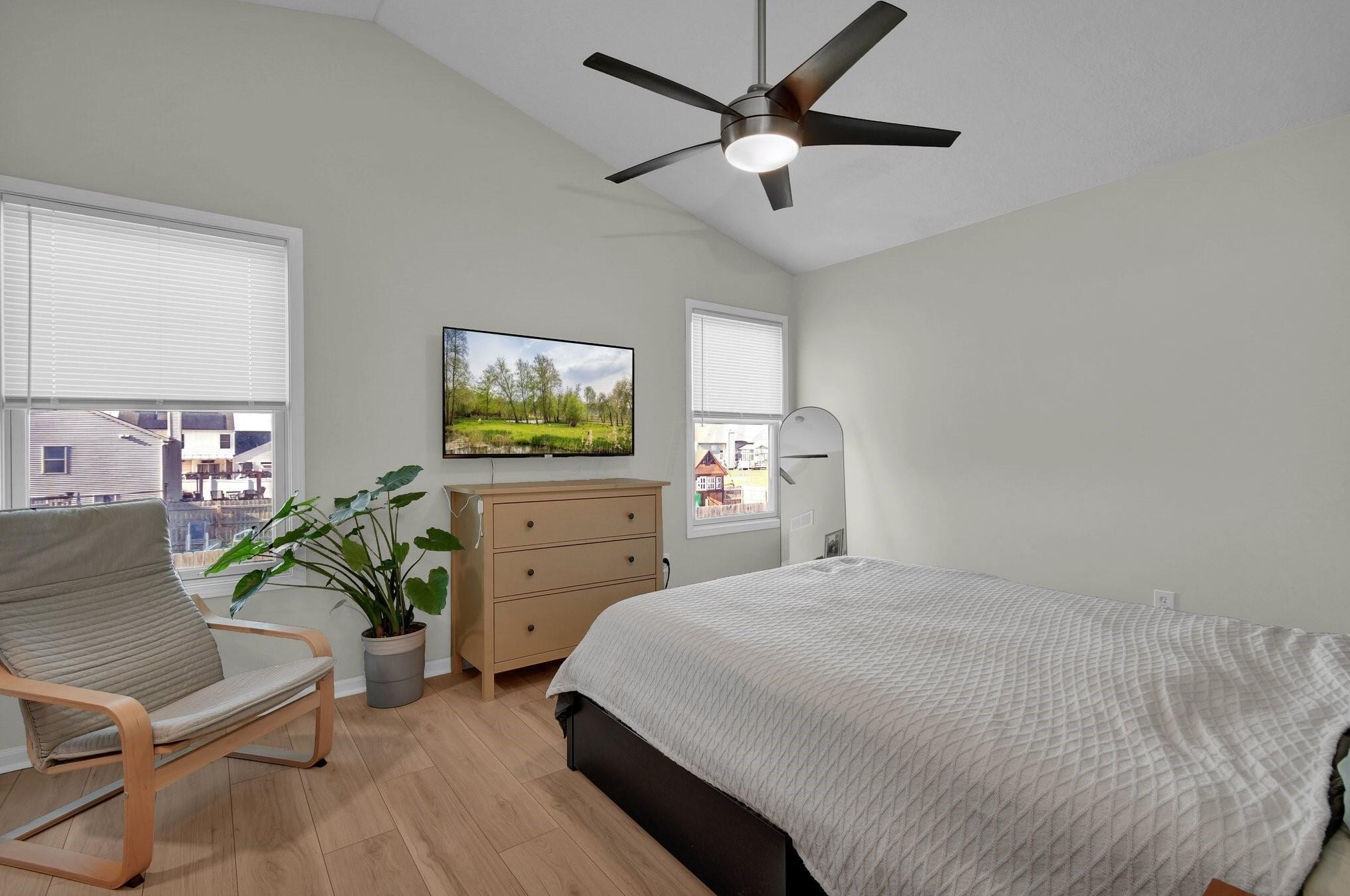 2859 Alderwood Dr, Columbus OH  43219-5044 exterior