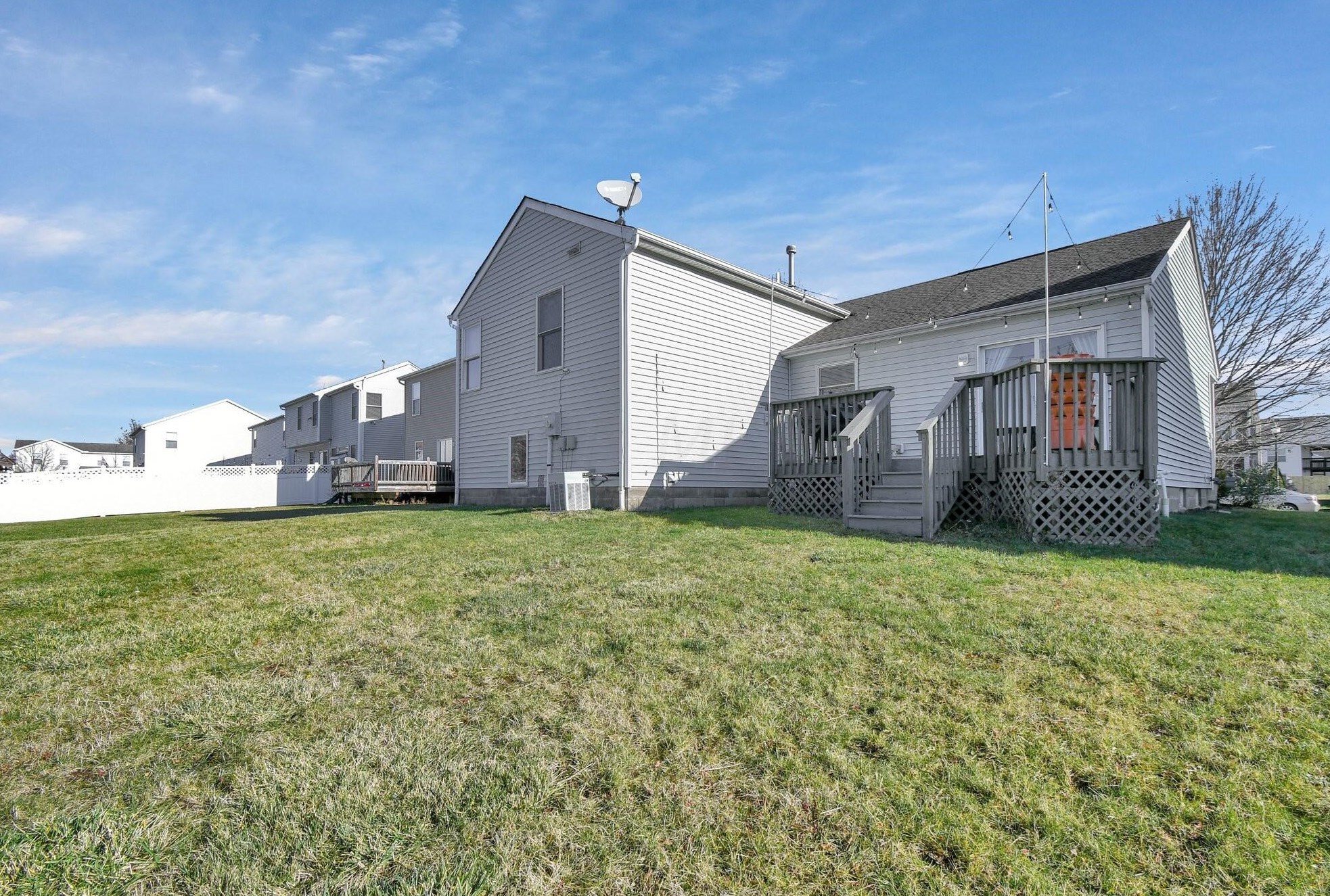 2859 Alderwood Dr, Columbus OH  43219-5044 exterior