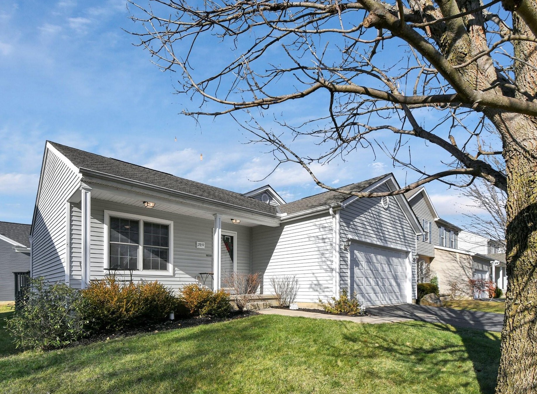 2859 Alderwood Dr, Columbus OH  43219-5044 exterior