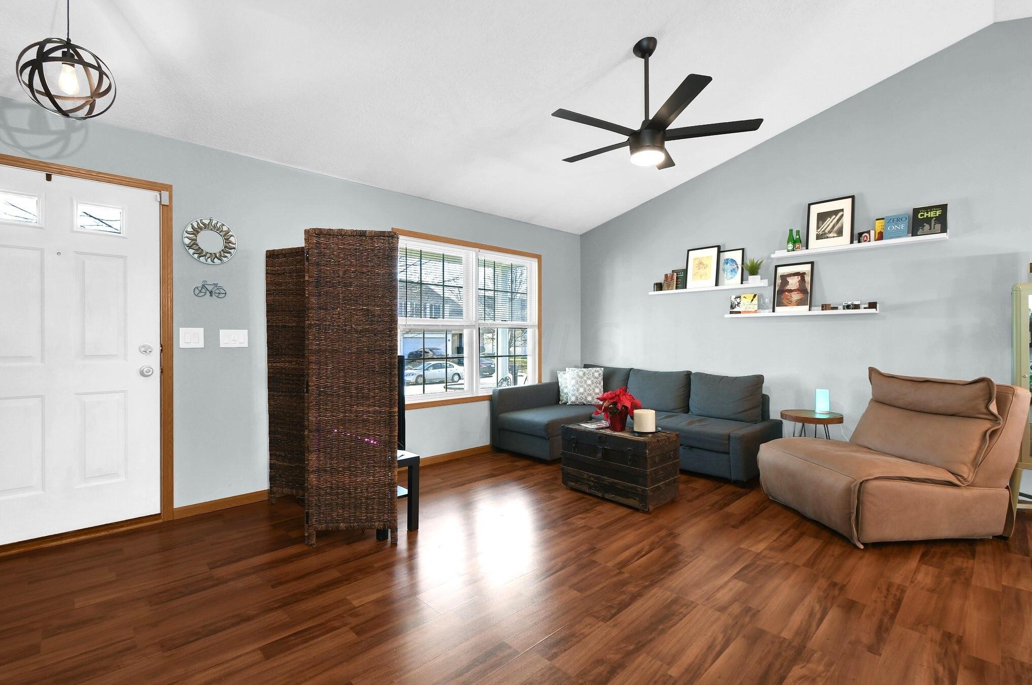 2859 Alderwood Dr, Columbus OH  43219-5044 exterior