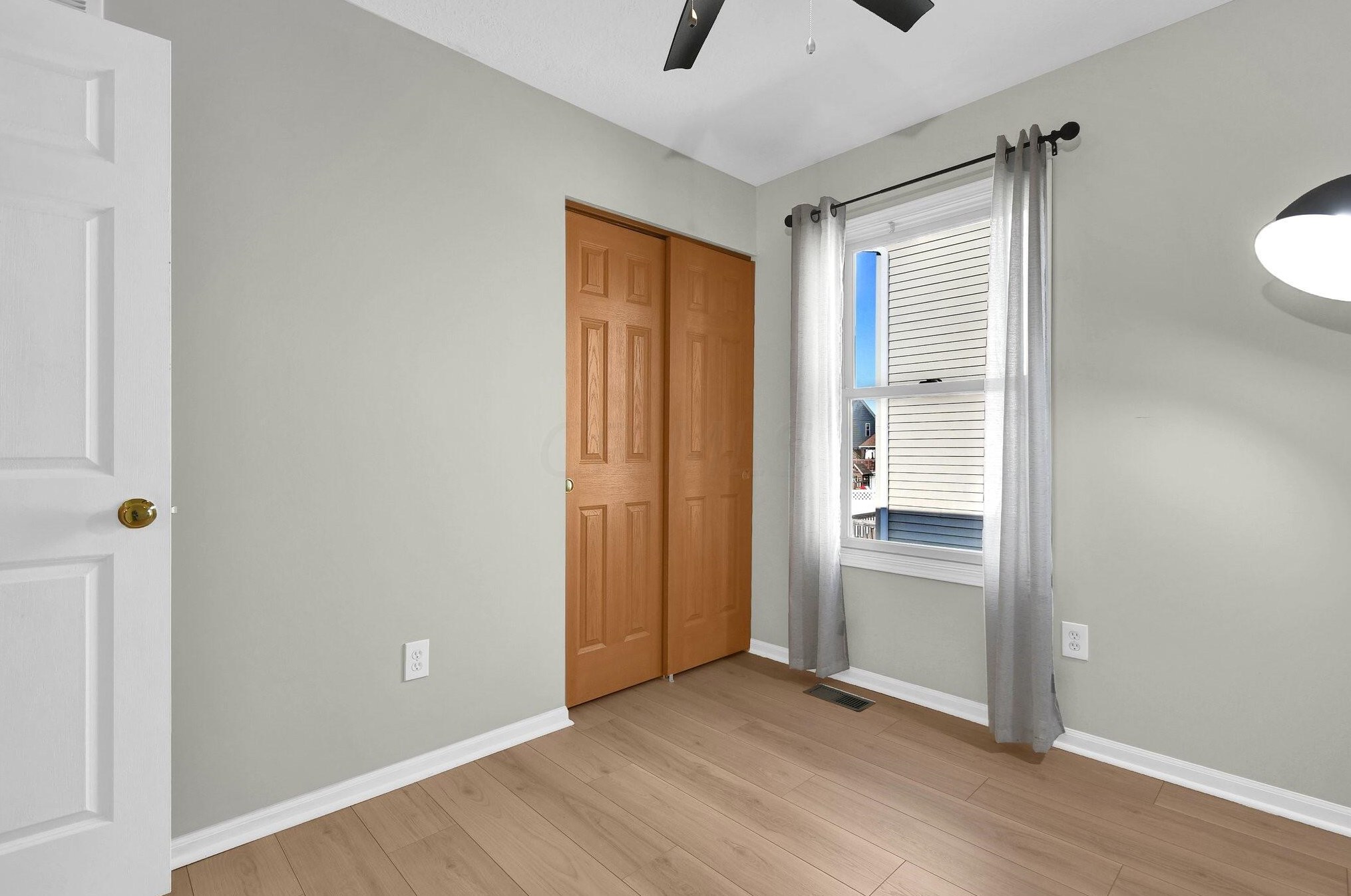 2859 Alderwood Dr, Columbus OH  43219-5044 exterior