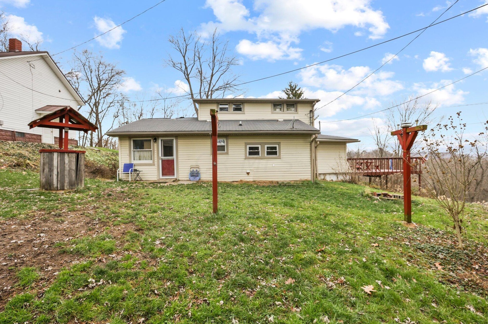 713 Grace Ave, Coshocton OH  43812-1017 exterior