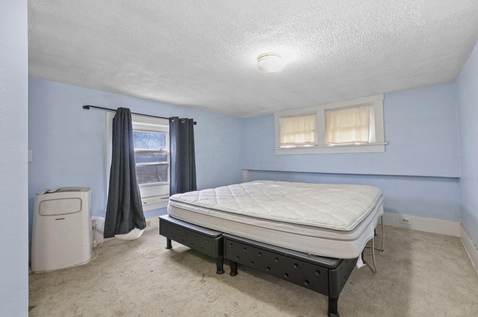 713 Grace Ave, Coshocton OH  43812-1017 exterior