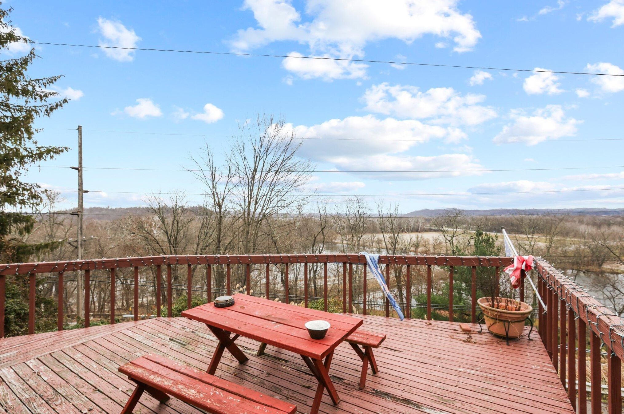 713 Grace Ave, Coshocton OH  43812-1017 exterior