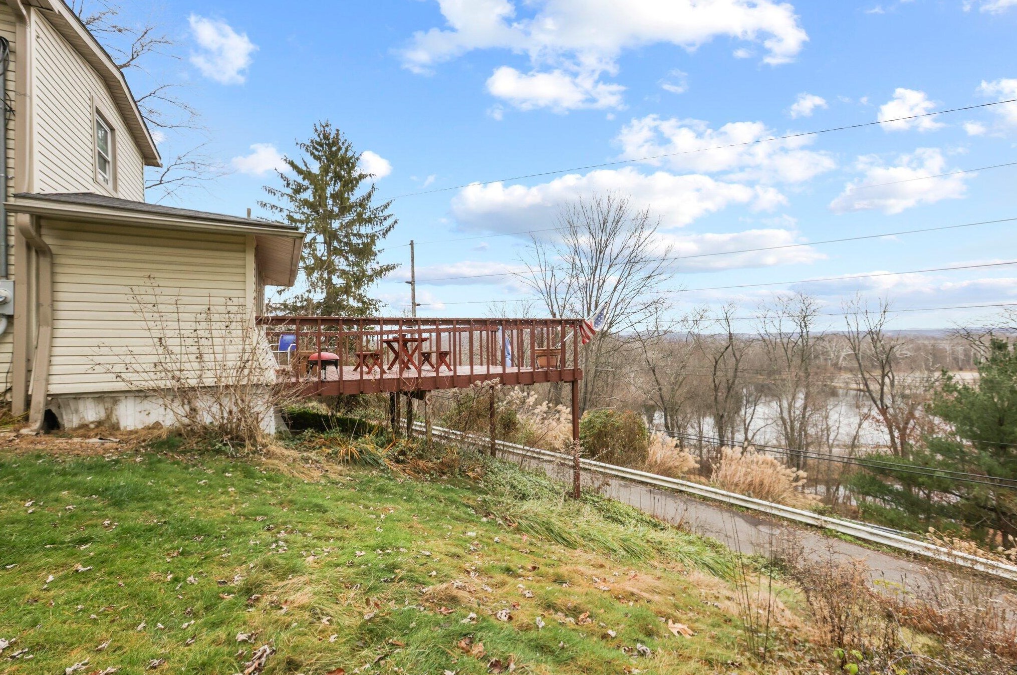 713 Grace Ave, Coshocton OH  43812-1017 exterior