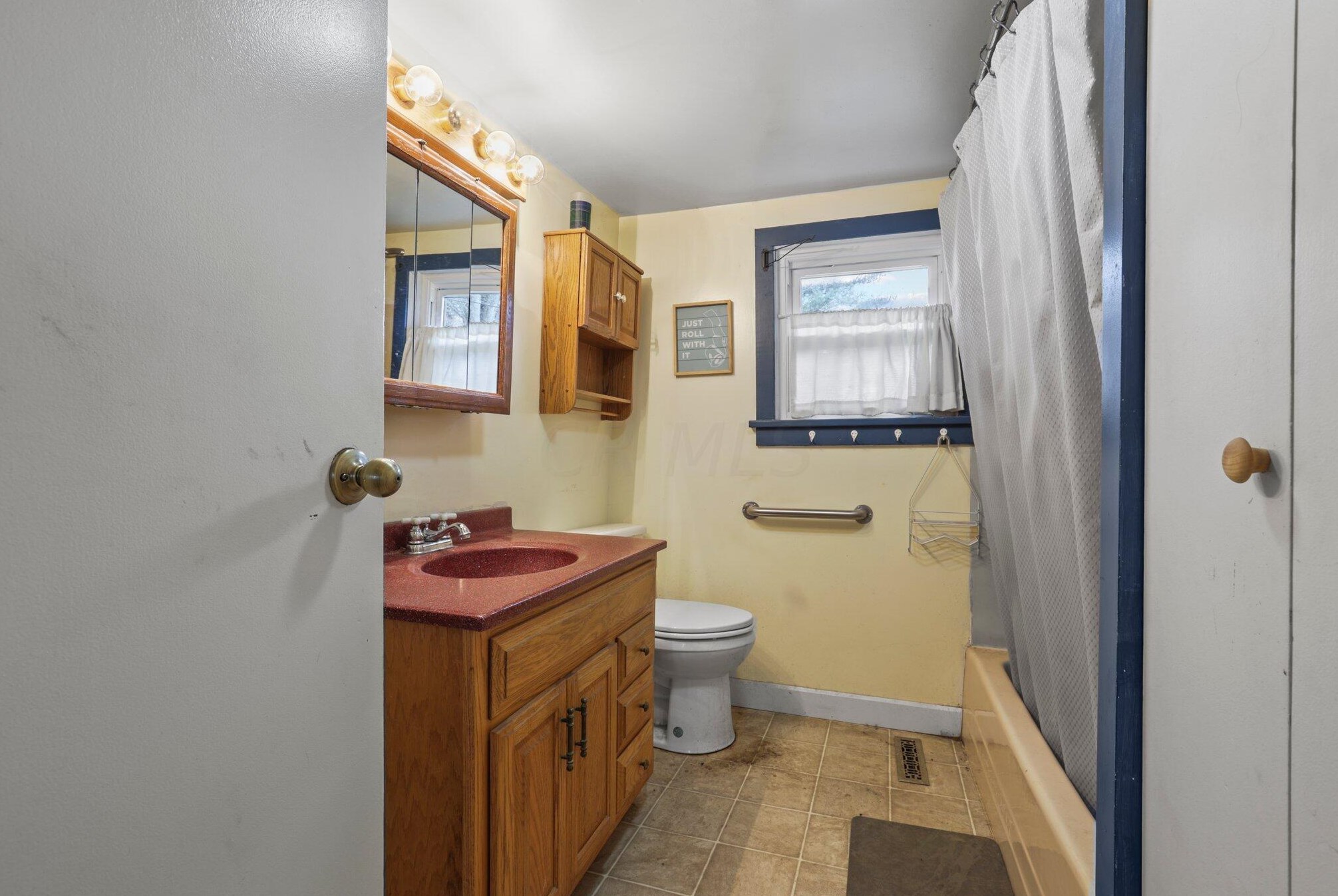 713 Grace Ave, Coshocton OH  43812-1017 exterior