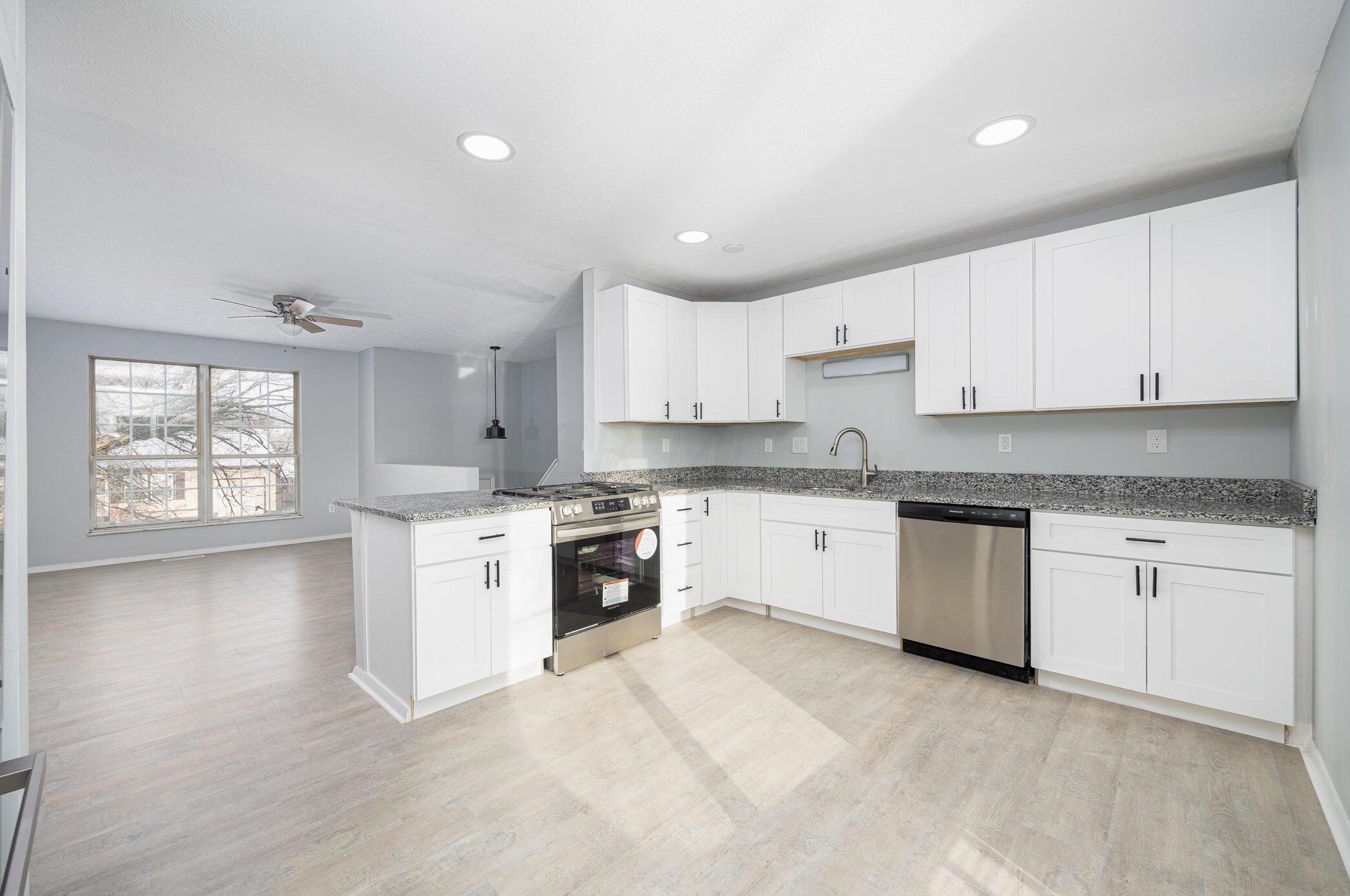 4066 Acres Dr, Columbus OH  43207-4639 exterior