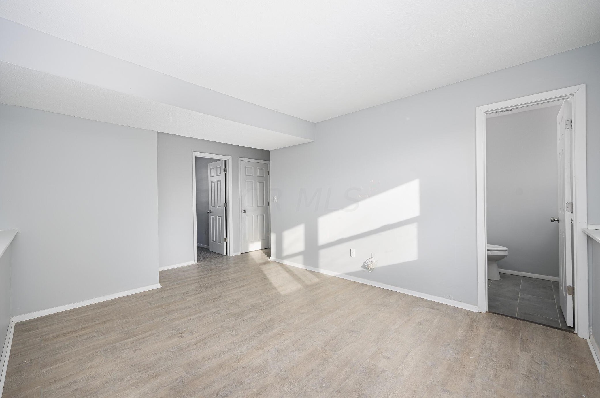 4066 Acres Dr, Columbus OH  43207-4639 exterior