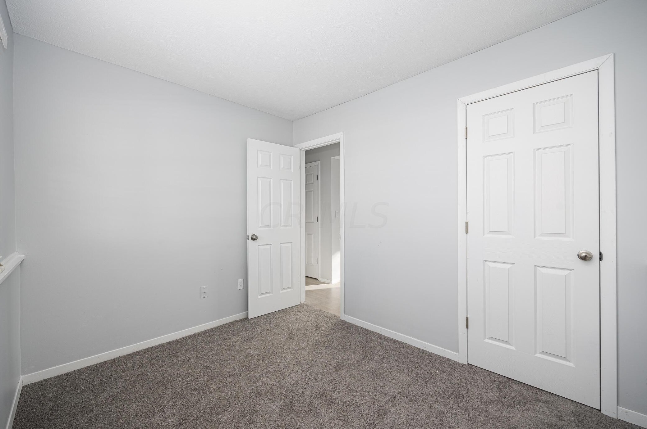 4066 Acres Dr, Columbus OH  43207-4639 exterior