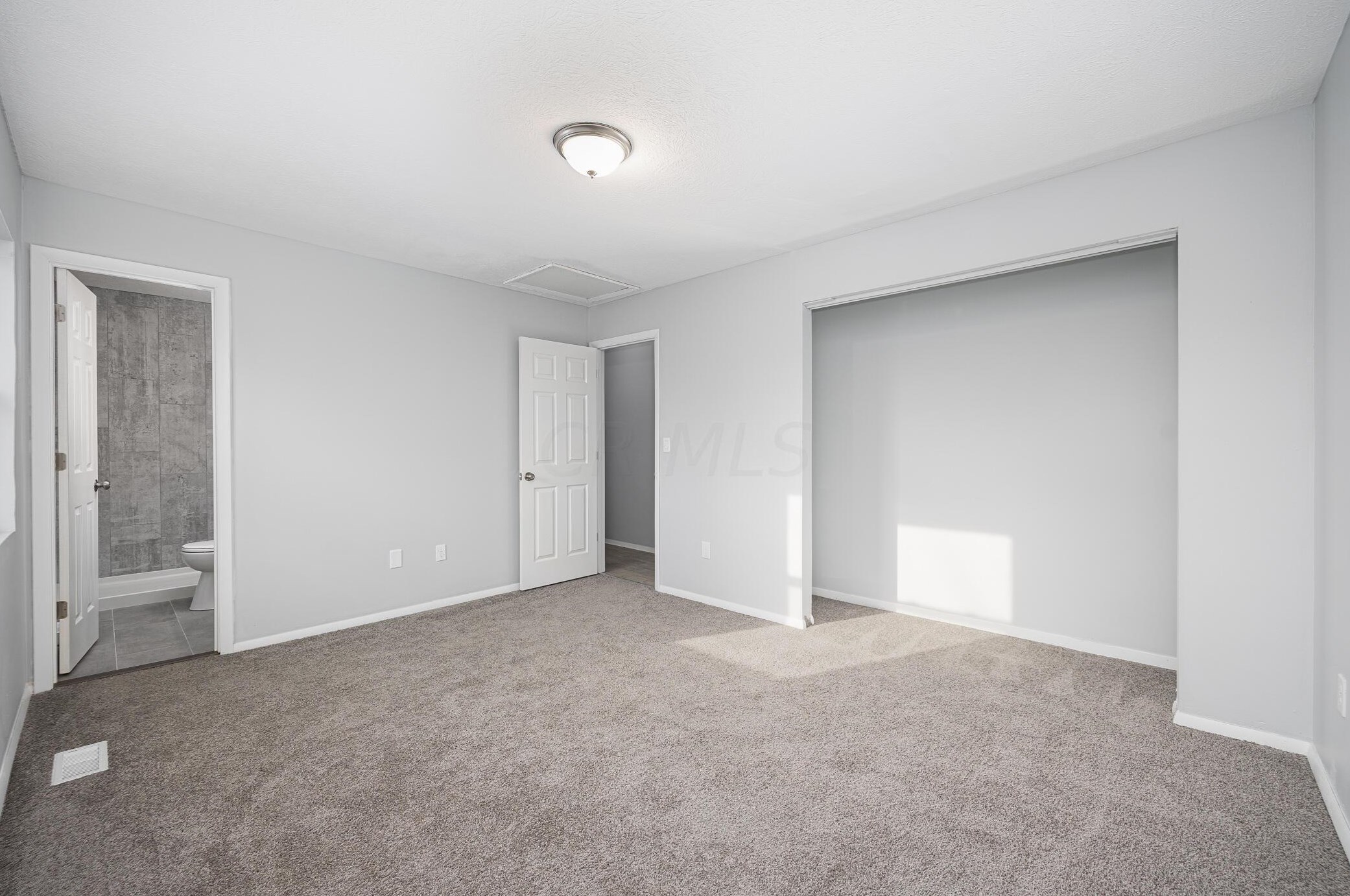 4066 Acres Dr, Columbus OH  43207-4639 exterior