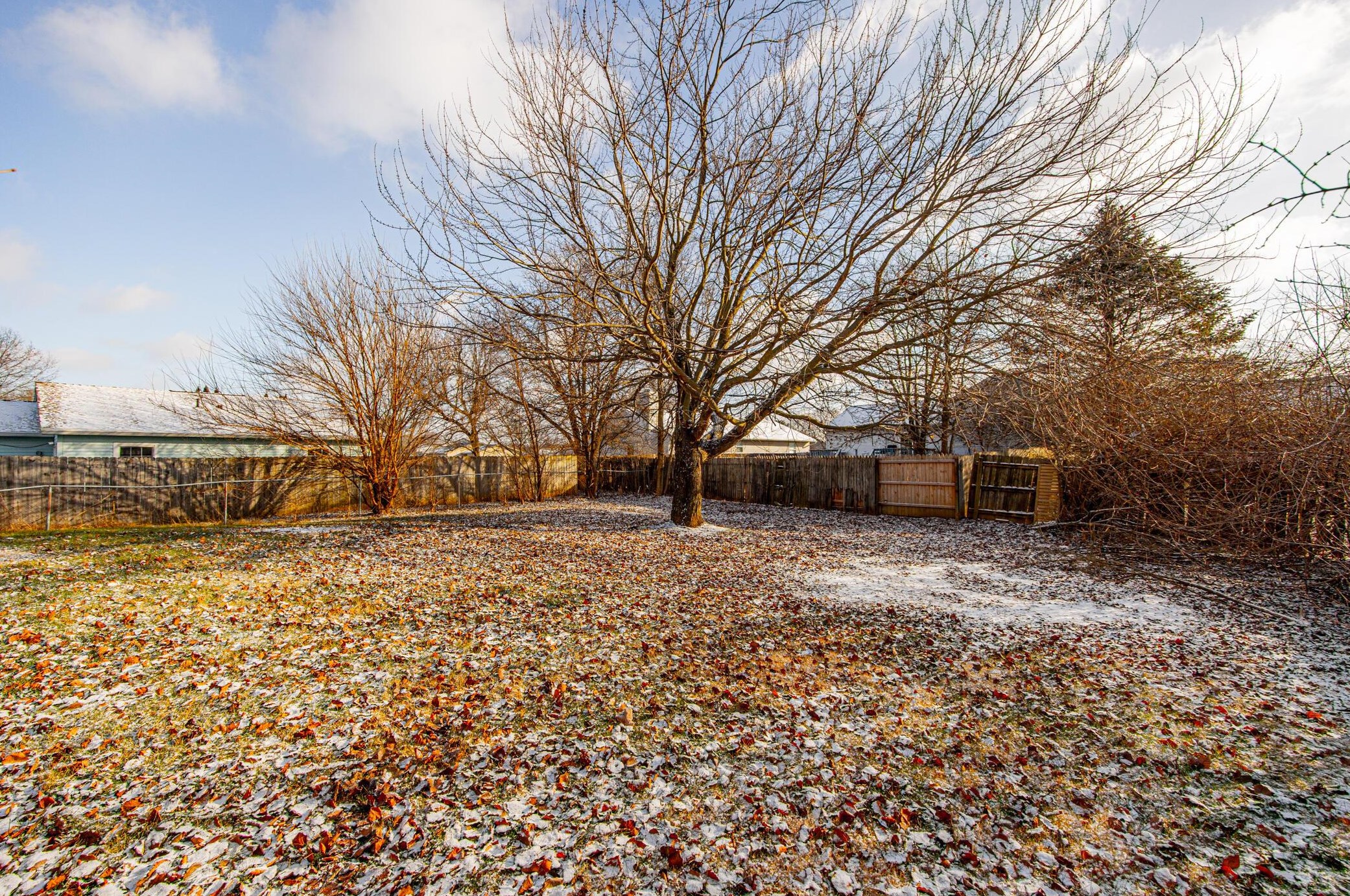 4066 Acres Dr, Columbus OH  43207-4639 exterior