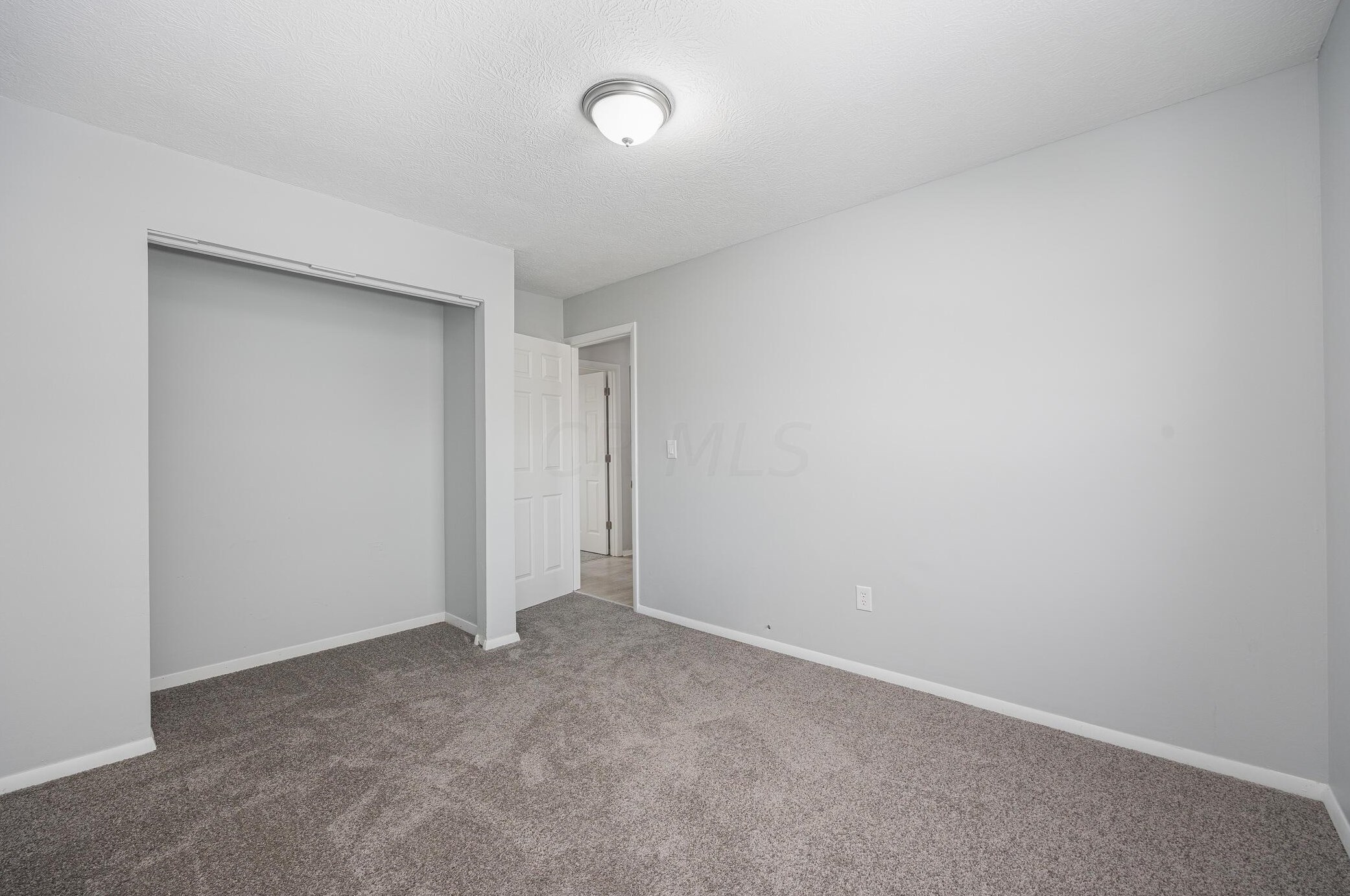 4066 Acres Dr, Columbus OH  43207-4639 exterior