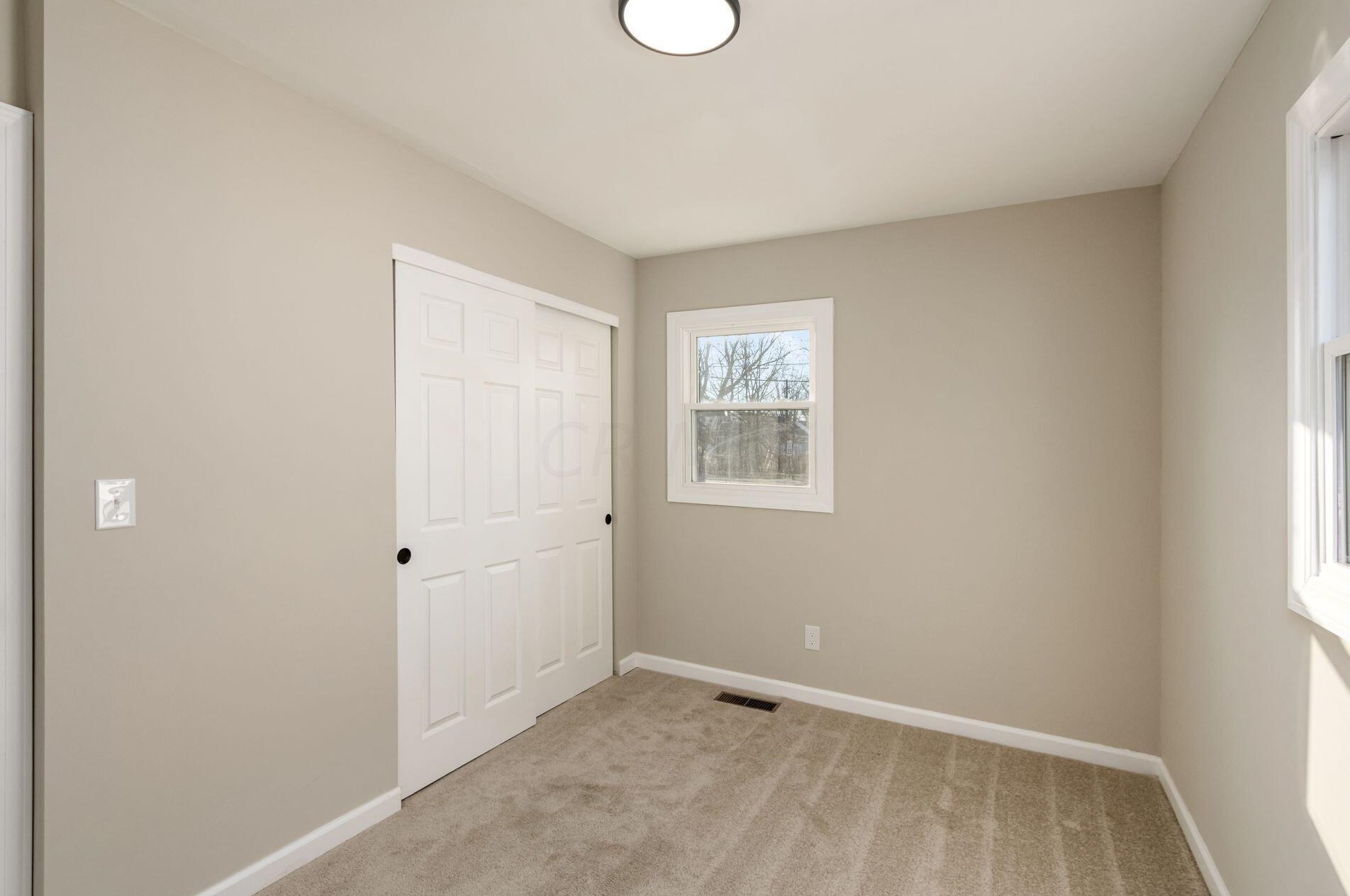 1364 Huy Rd, Columbus OH 43224-3558 exterior