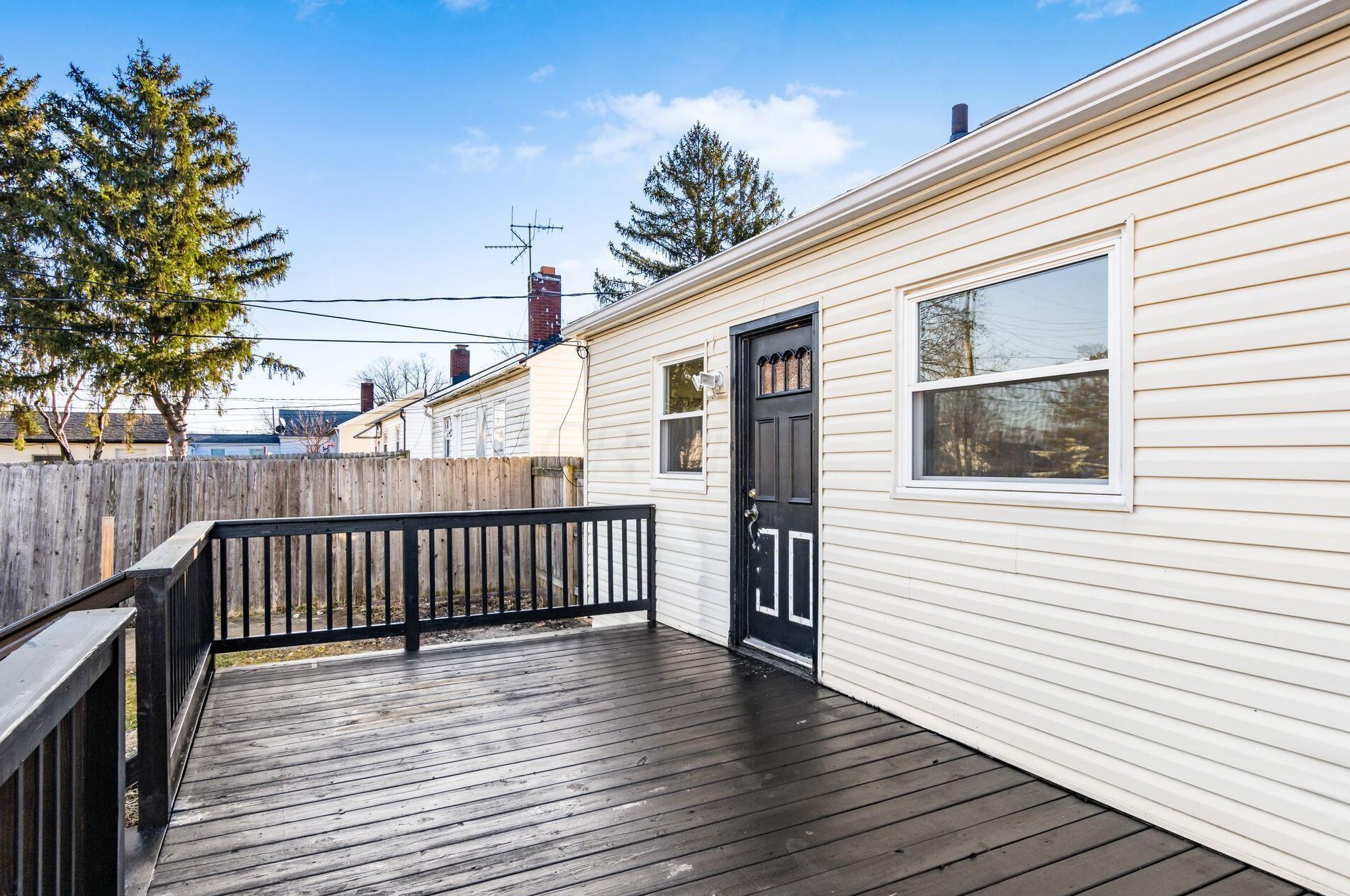 1364 Huy Rd, Columbus OH 43224-3558 exterior