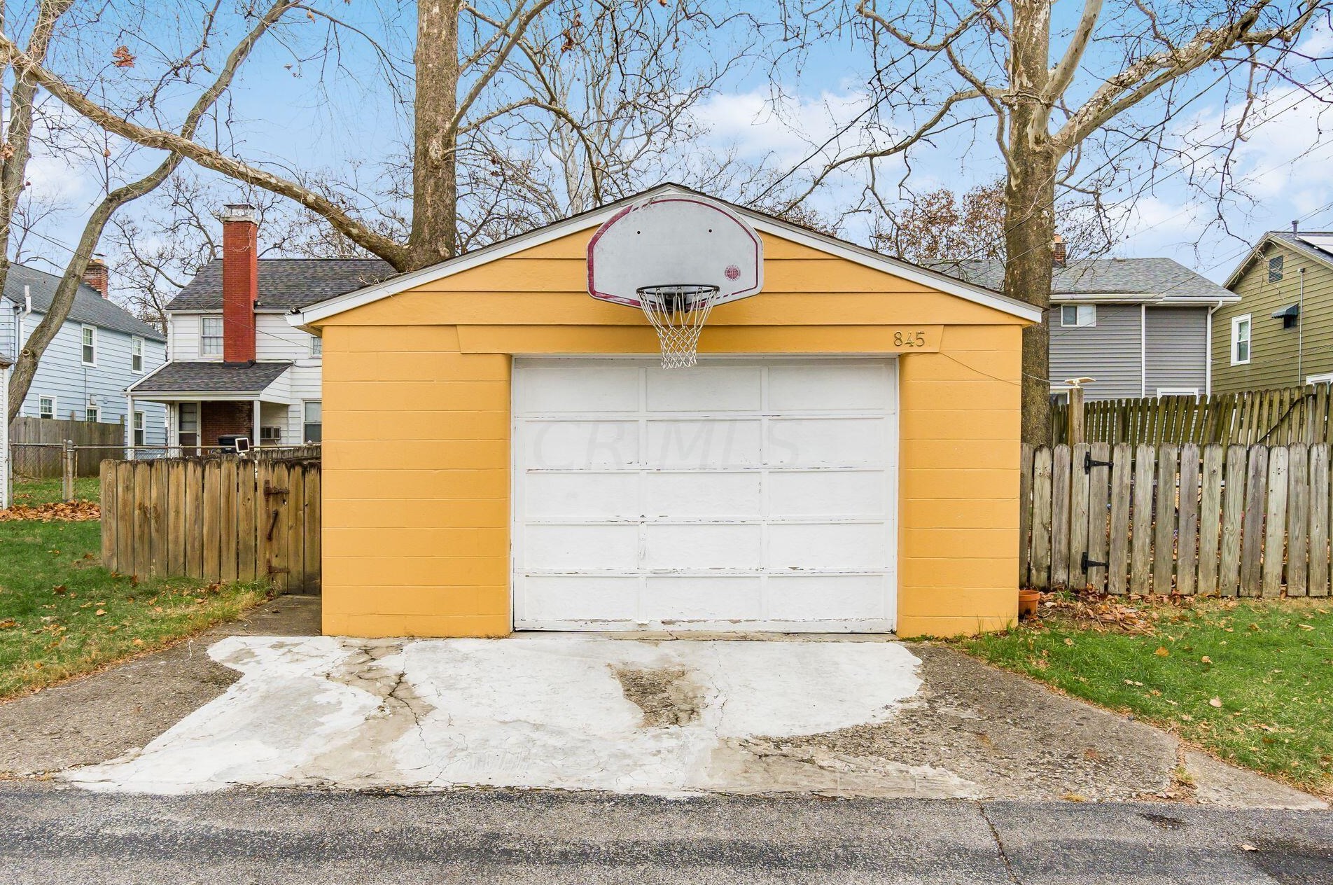 845 Cassingham Rd, Columbus OH  43209-2436 exterior