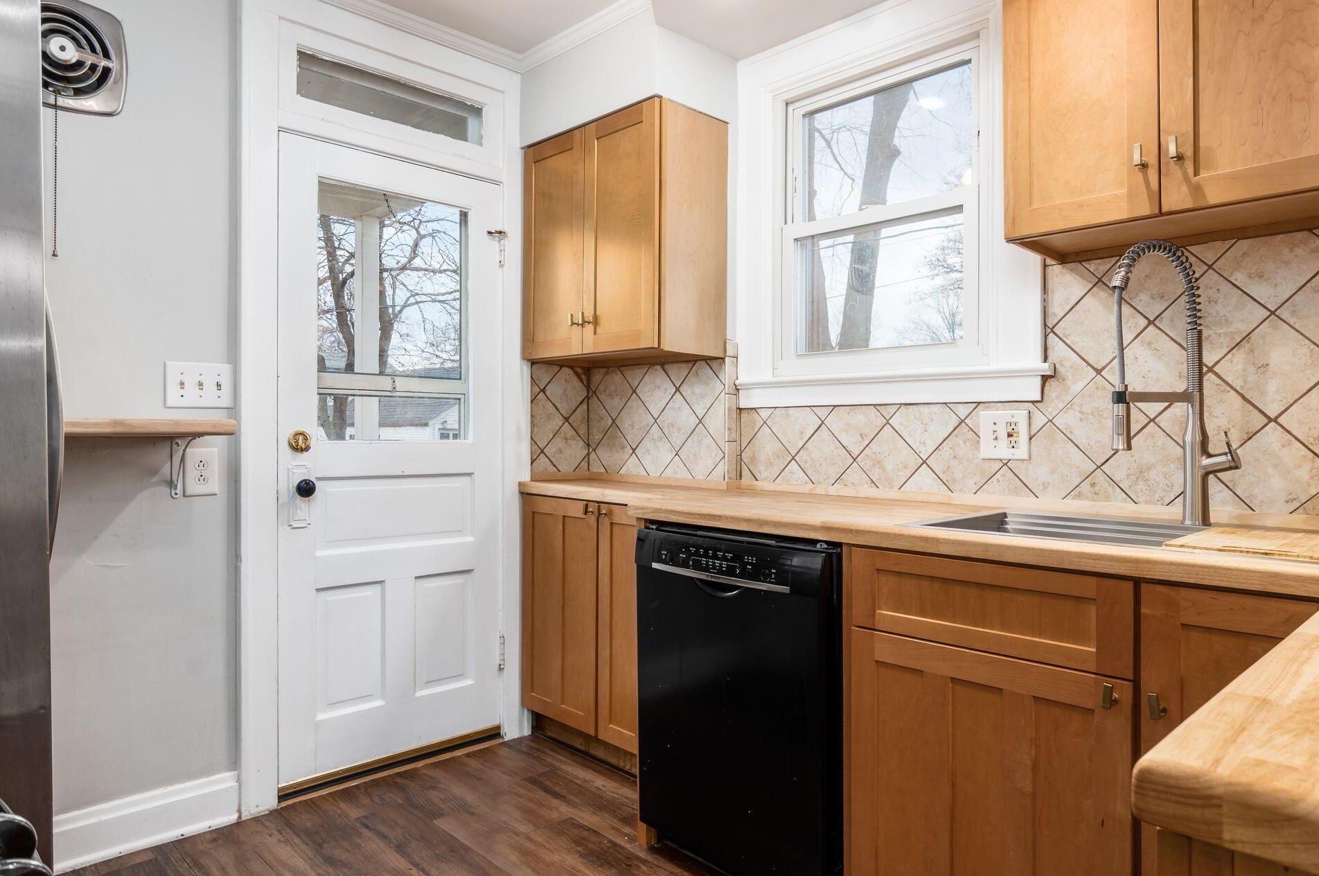 845 Cassingham Rd, Columbus OH  43209-2436 exterior