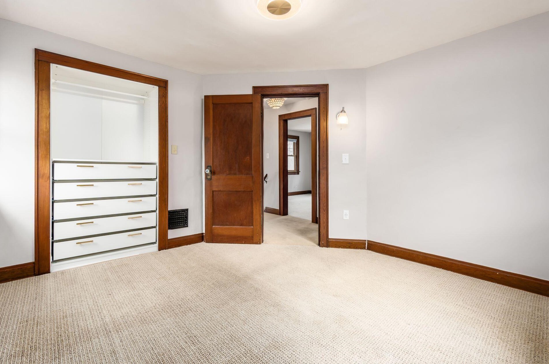 845 Cassingham Rd, Columbus OH  43209-2436 exterior