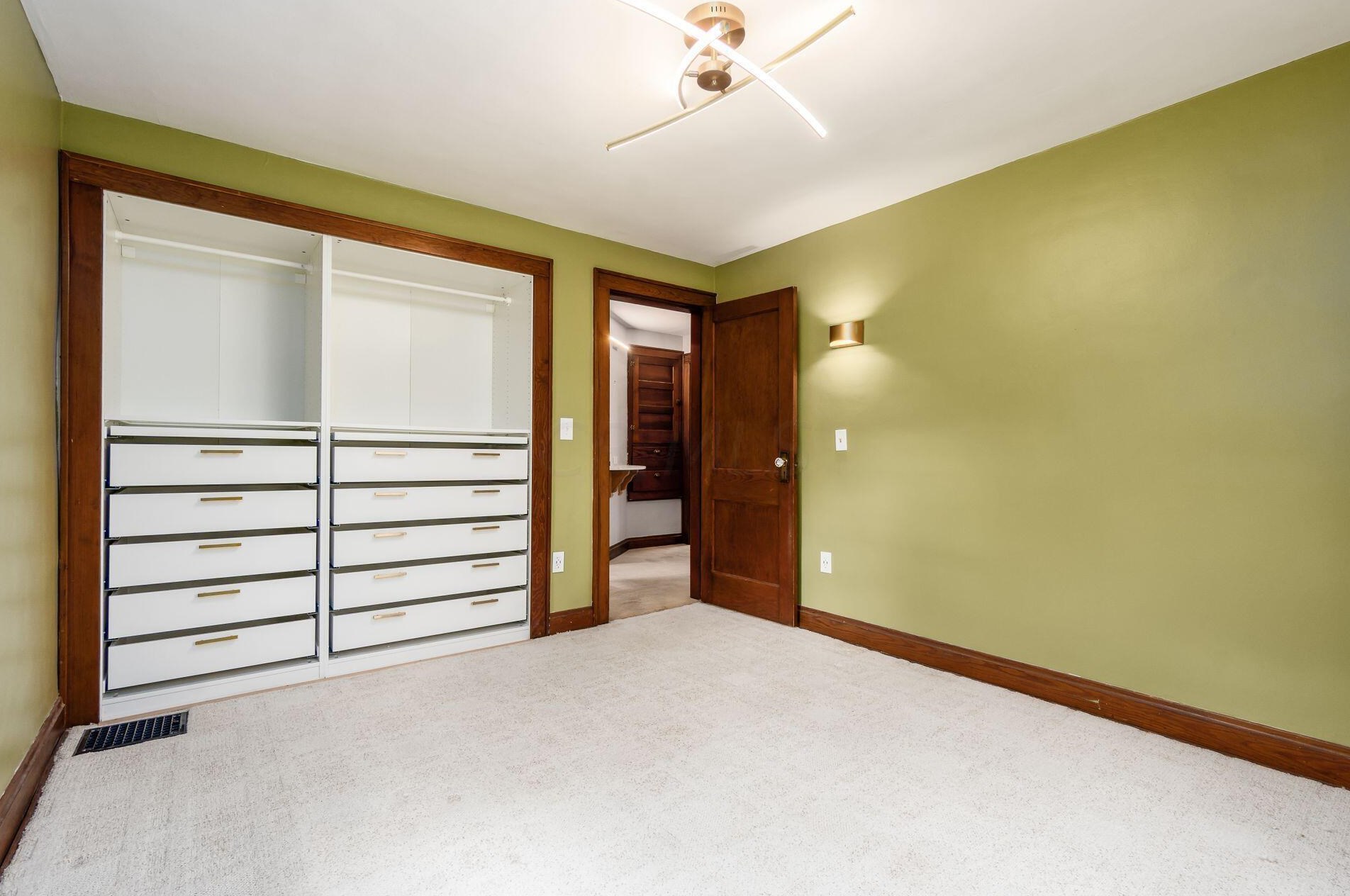 845 Cassingham Rd, Columbus OH  43209-2436 exterior