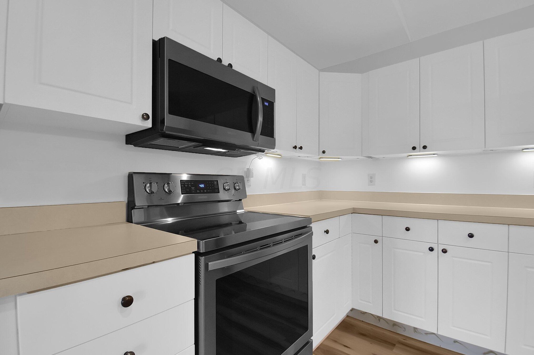 1995 Berrancher Dr, Columbus OH  43228-3633 exterior