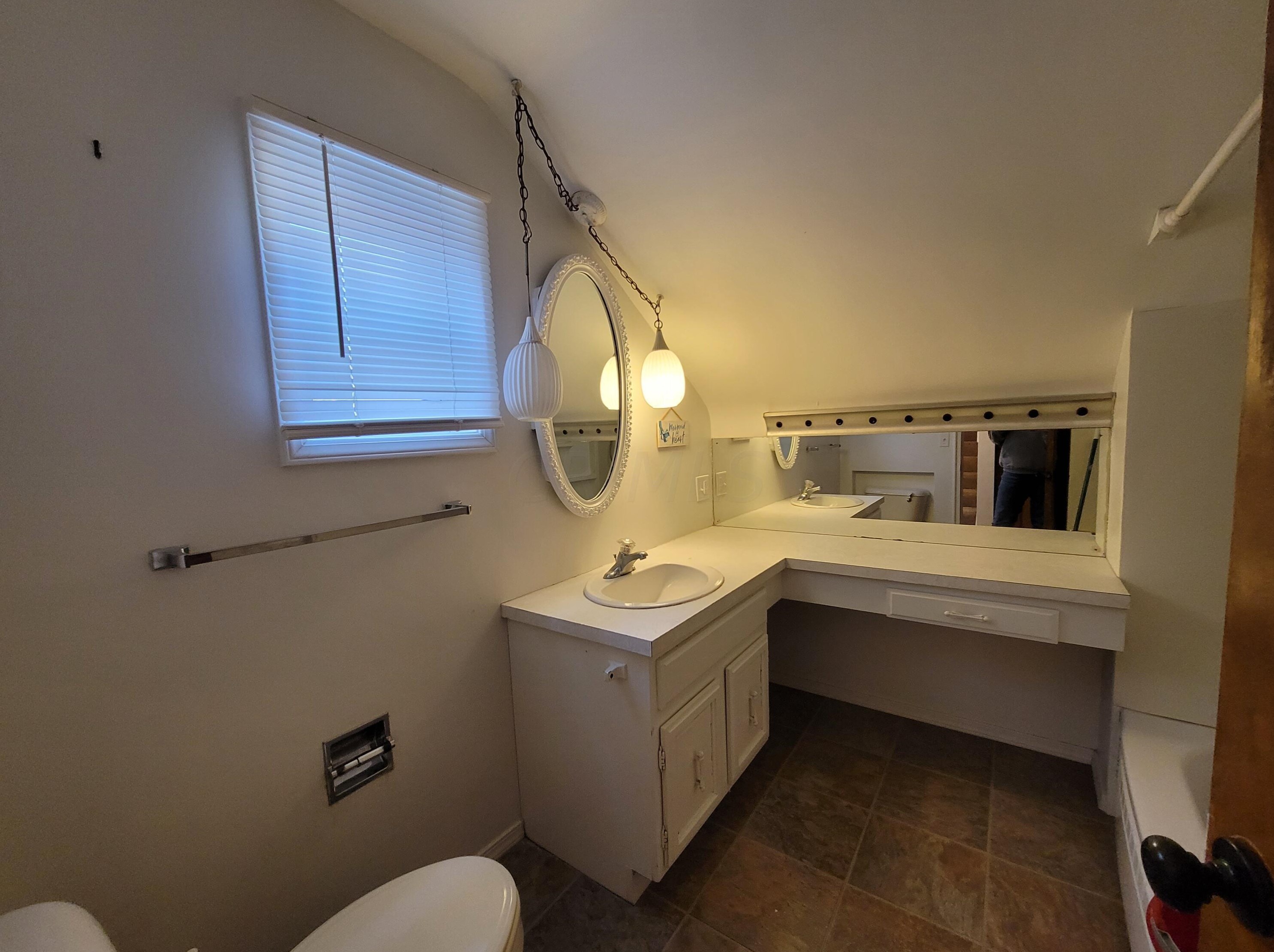 556 Townview Cir, Mansfield OH  44907-1136 exterior