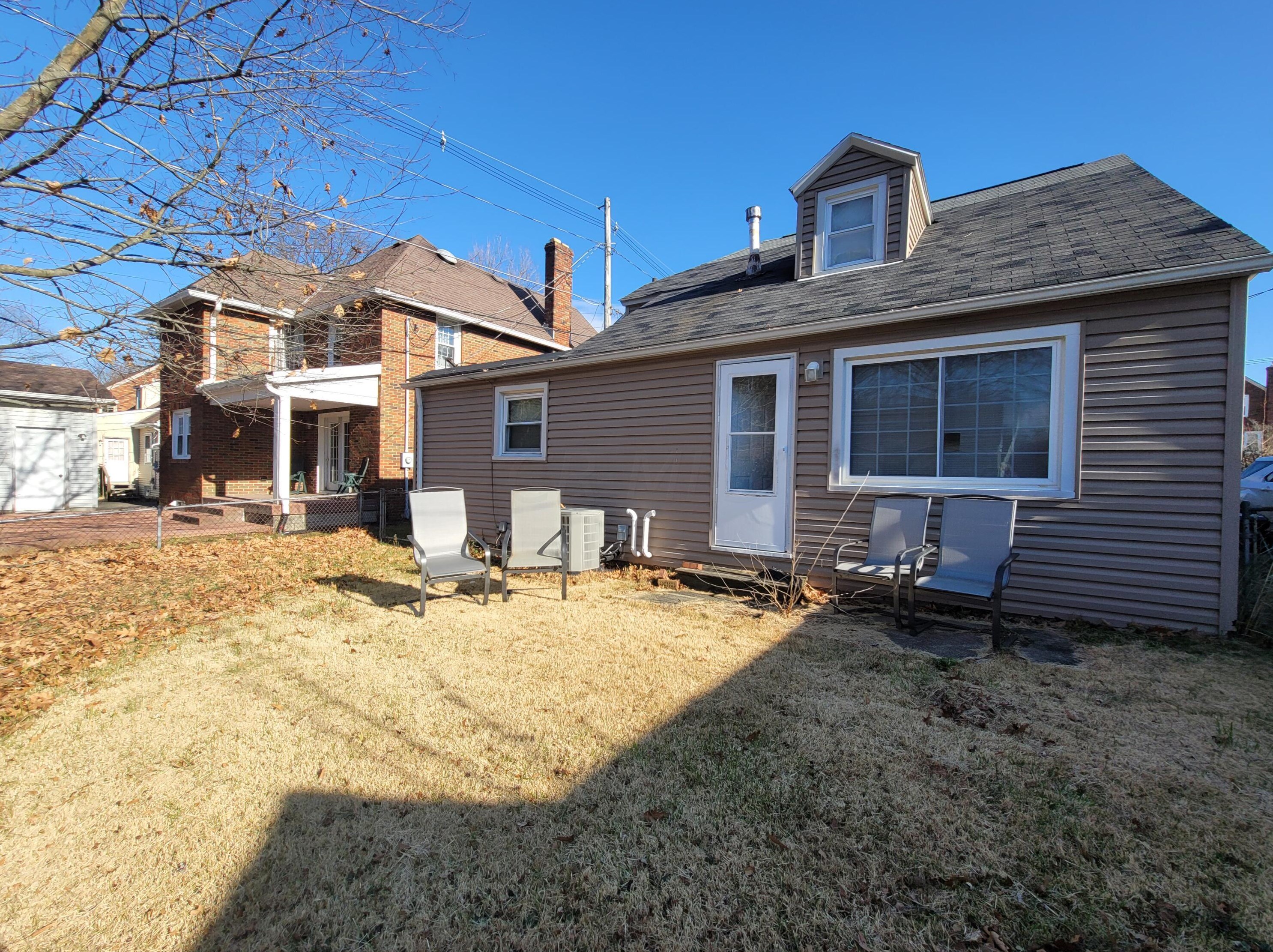 556 Townview Cir, Mansfield OH  44907-1136 exterior