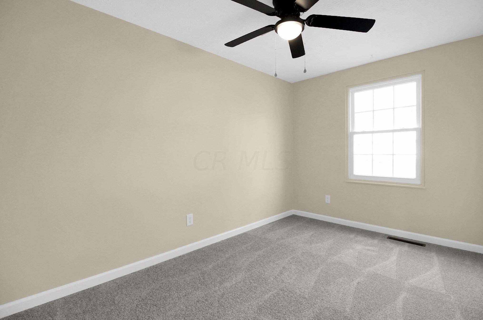 2986 Fleet Rd, Columbus OH 43232-5202 exterior