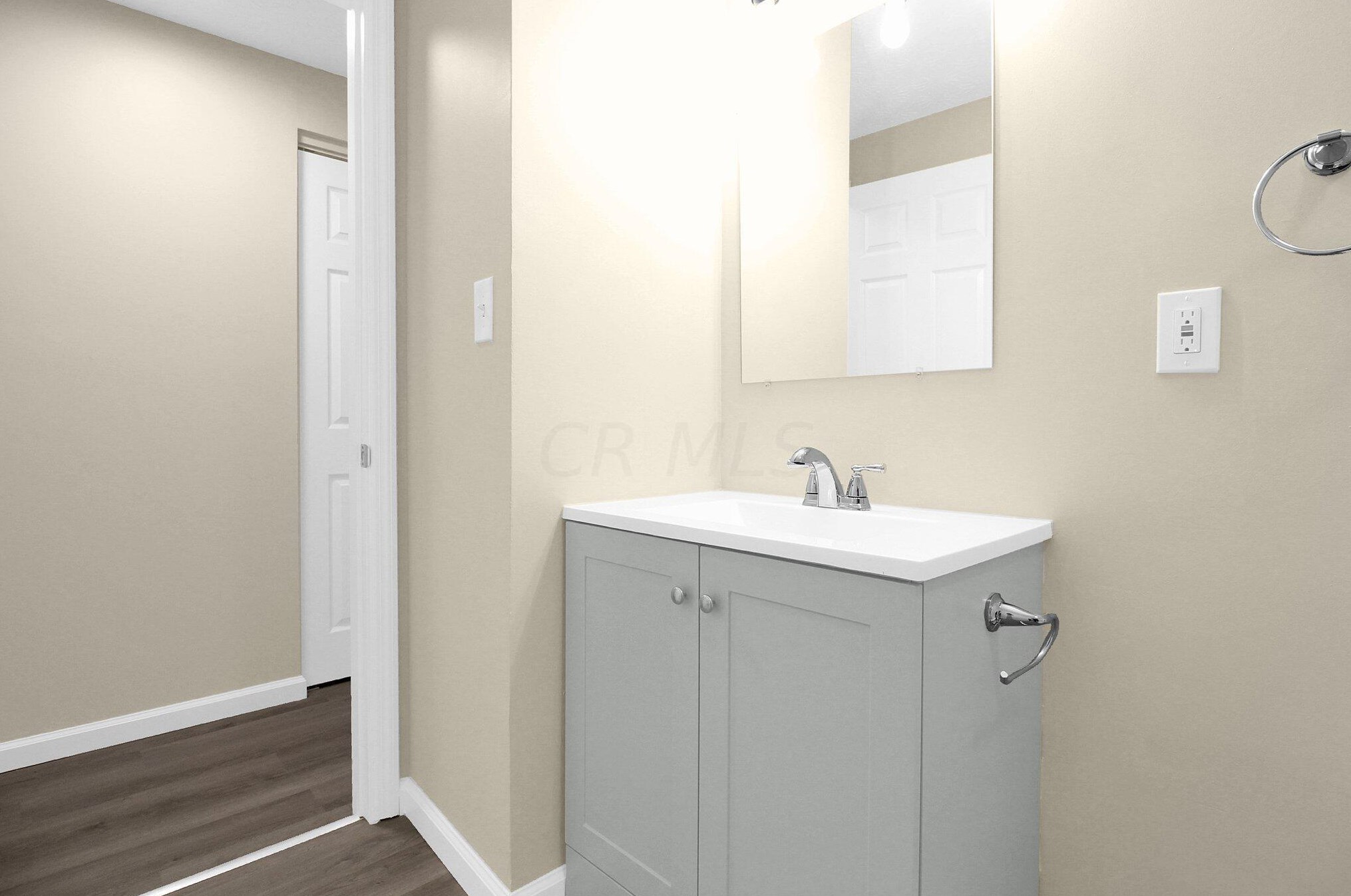 2986 Fleet Rd, Columbus OH 43232-5202 exterior