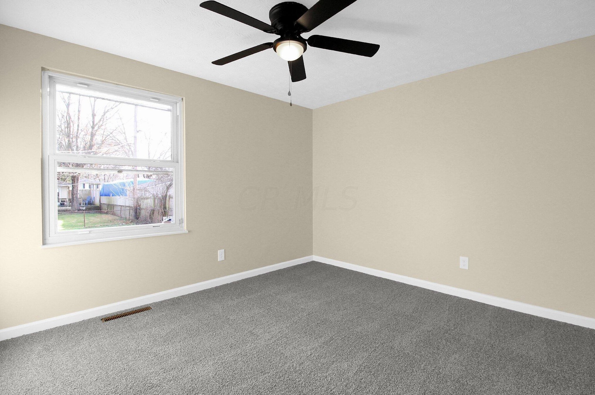 2986 Fleet Rd, Columbus OH 43232-5202 exterior