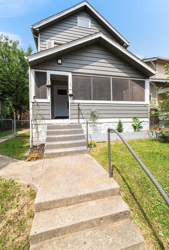 205 Oakley Ave, Columbus OH  43204-3218 exterior