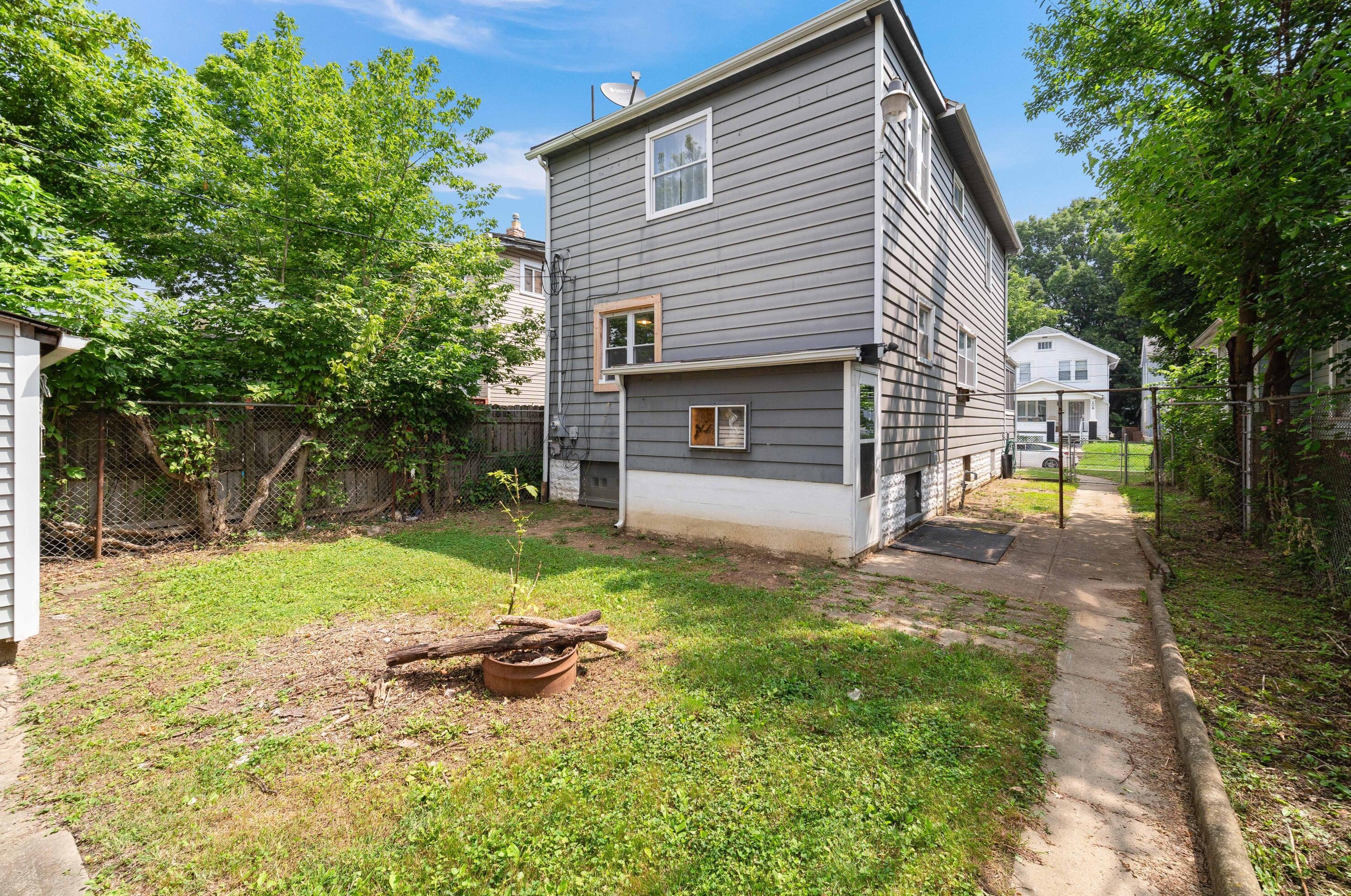 205 Oakley Ave, Columbus OH  43204-3218 exterior