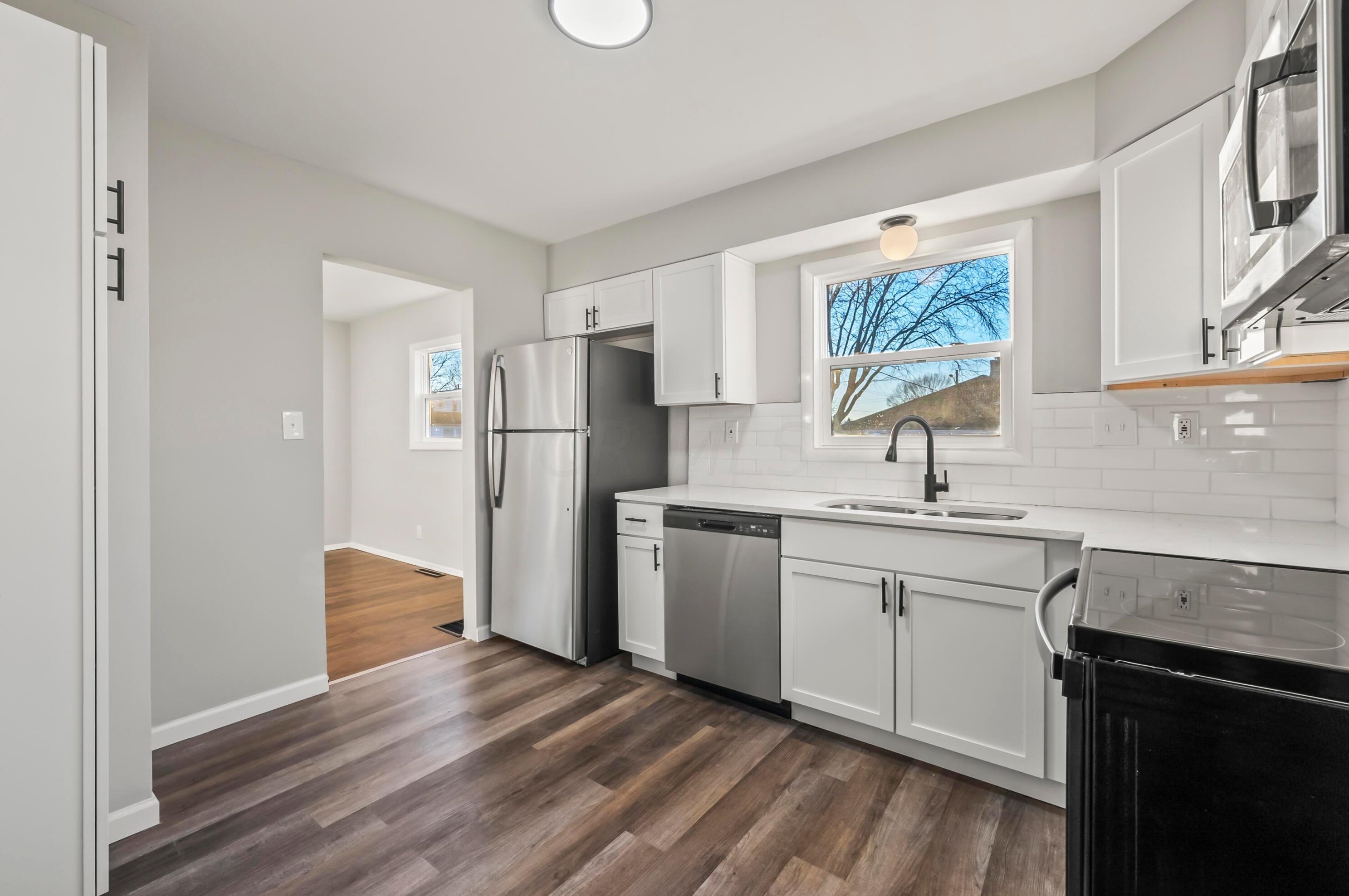 2984 Hampshire Rd, Columbus OH 43209-2654 exterior