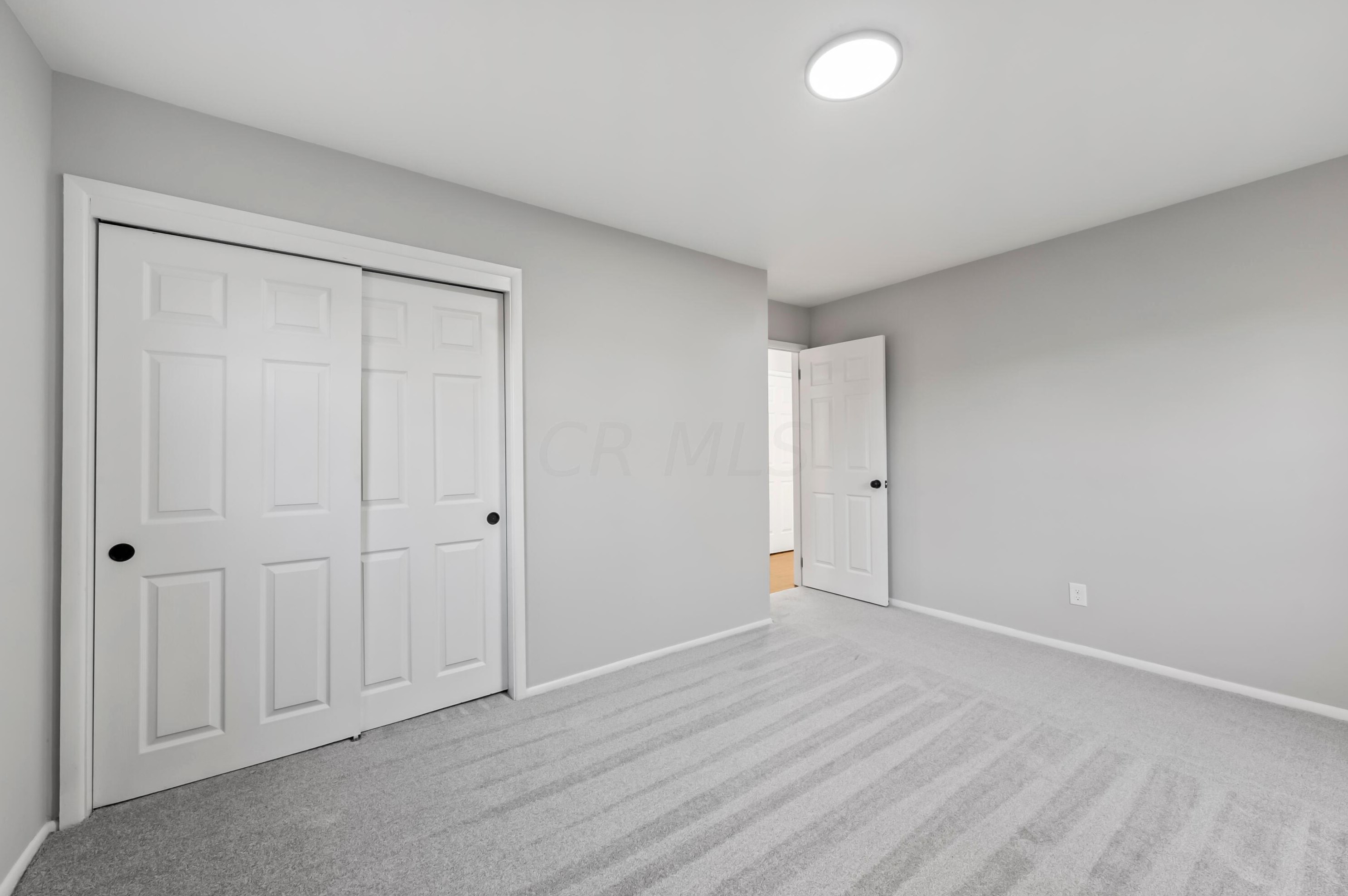 2984 Hampshire Rd, Columbus OH 43209-2654 exterior