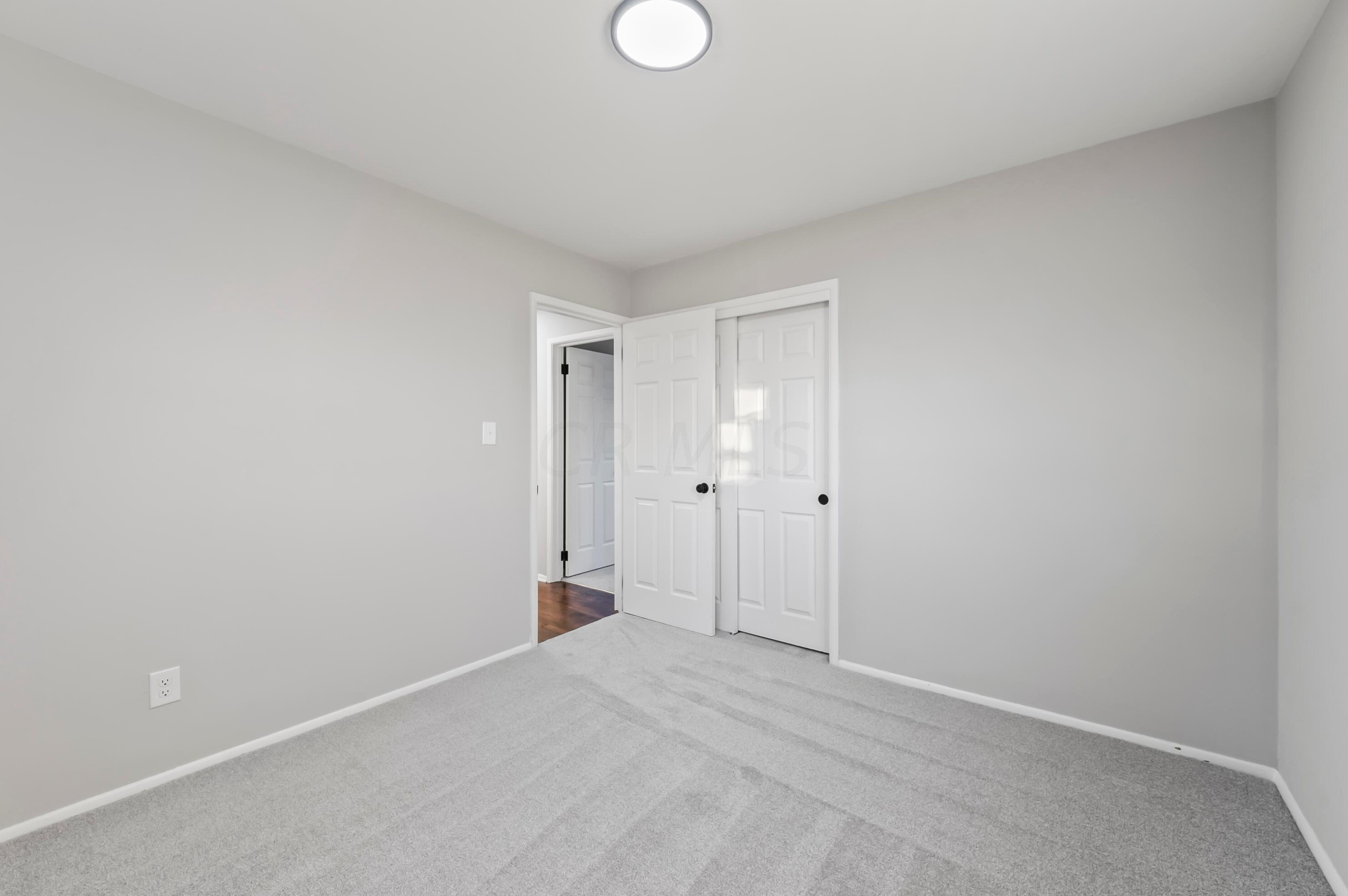 2984 Hampshire Rd, Columbus OH 43209-2654 exterior