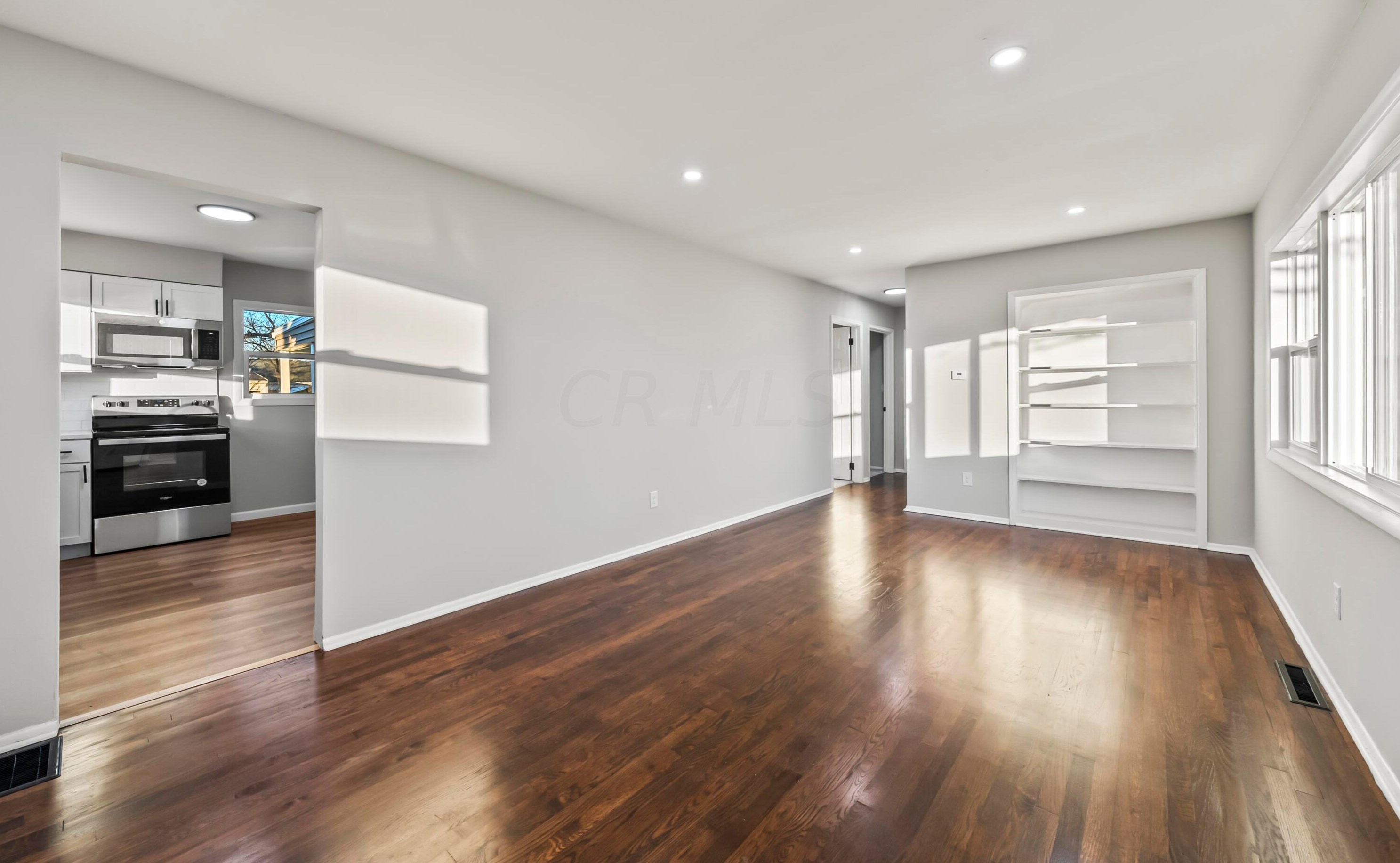 2984 Hampshire Rd, Columbus OH 43209-2654 exterior