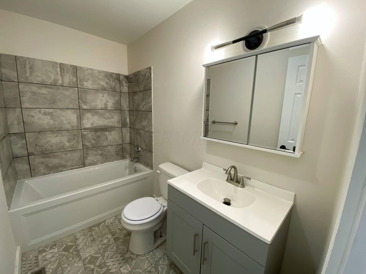 2497 Dawnlight Ave, Columbus OH  43211-1933 exterior