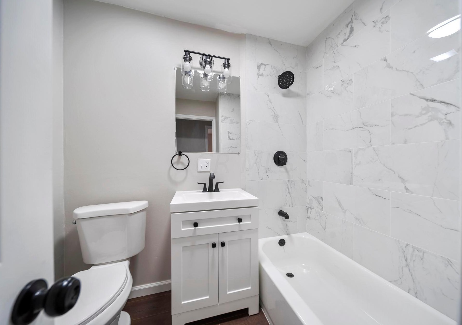 2477 Edsel Ave, Columbus OH  43207-2103 exterior