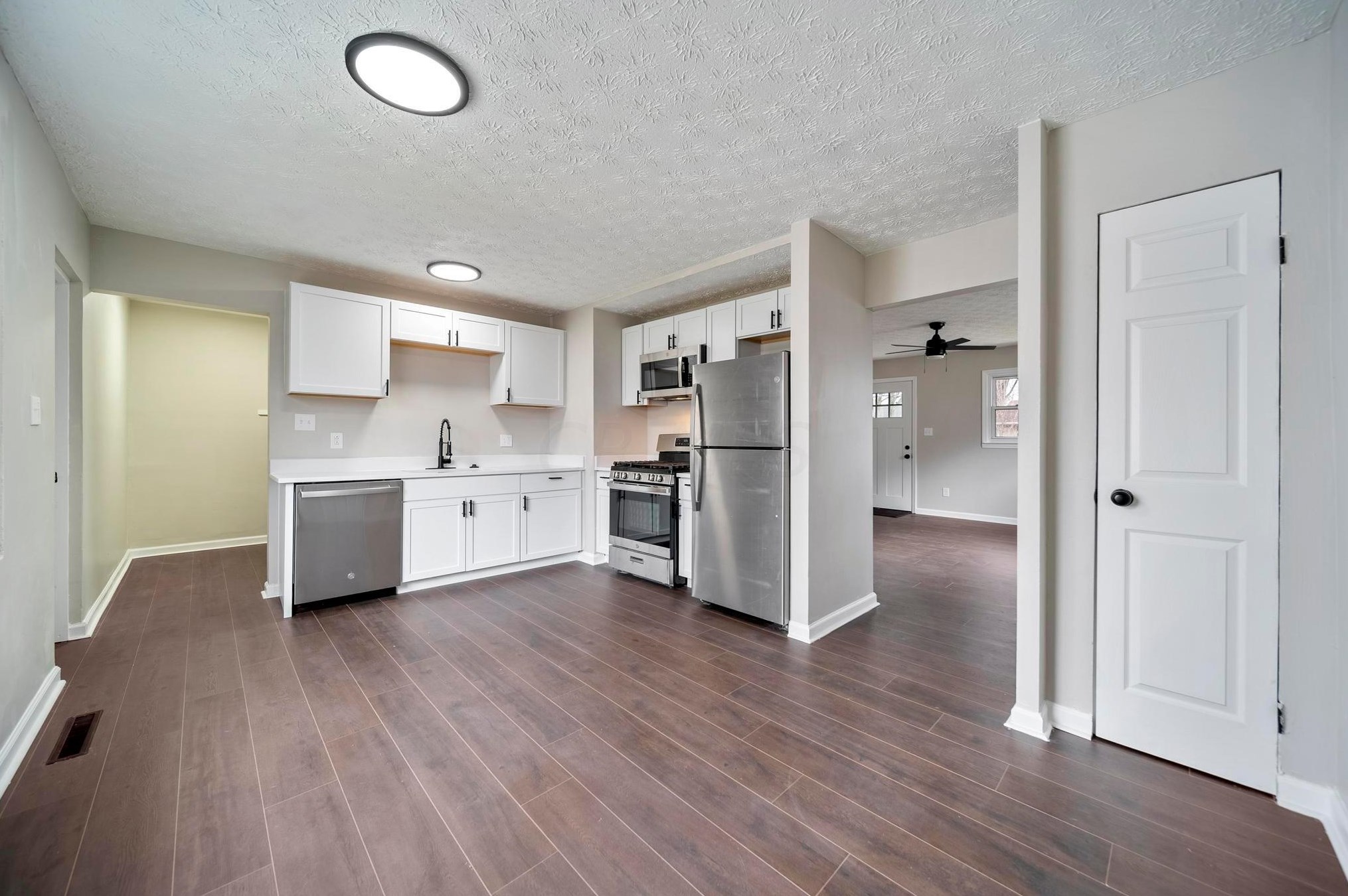 2477 Edsel Ave, Columbus OH  43207-2103 exterior