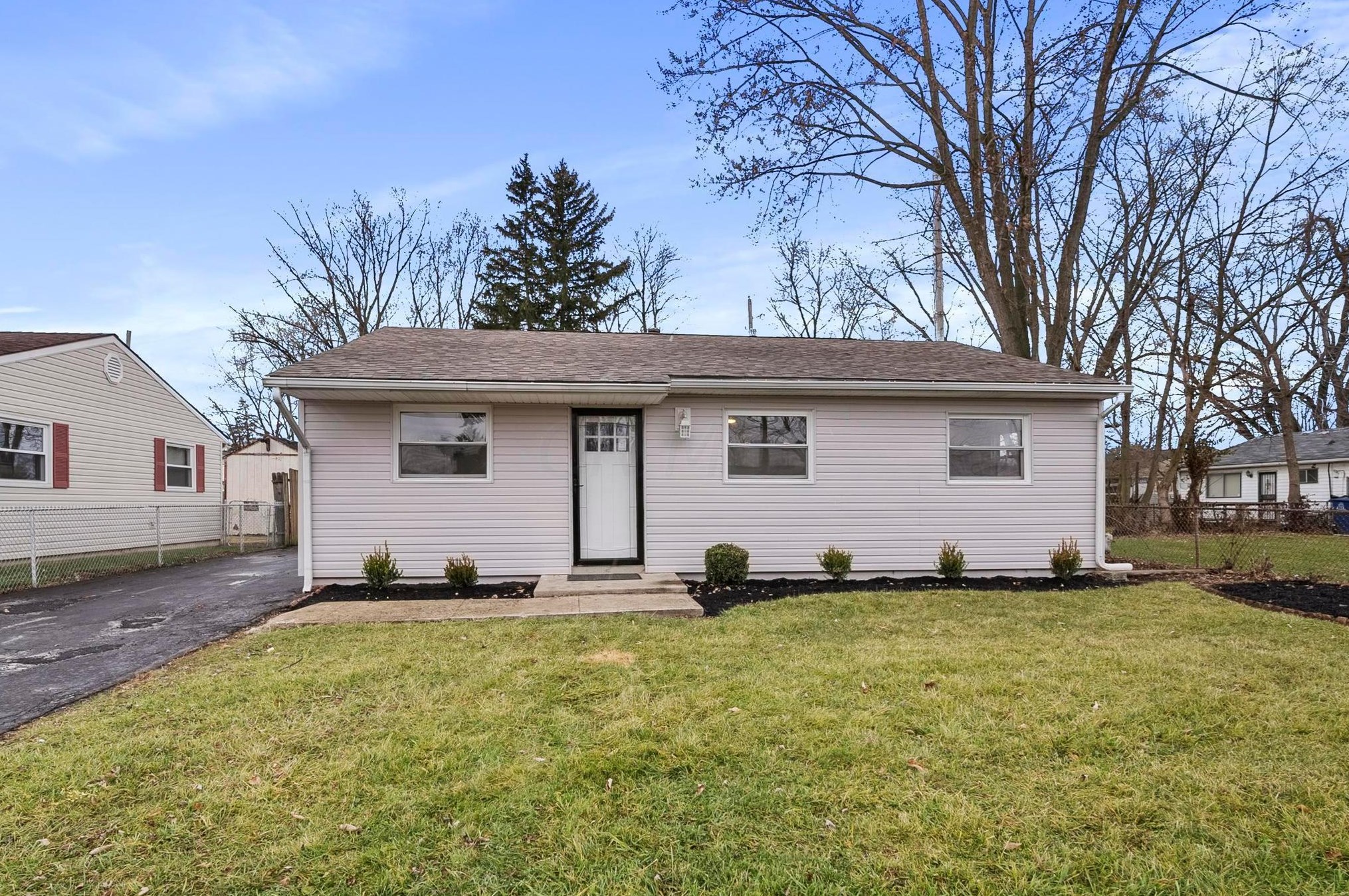 2477 Edsel Ave, Columbus OH  43207-2103 exterior