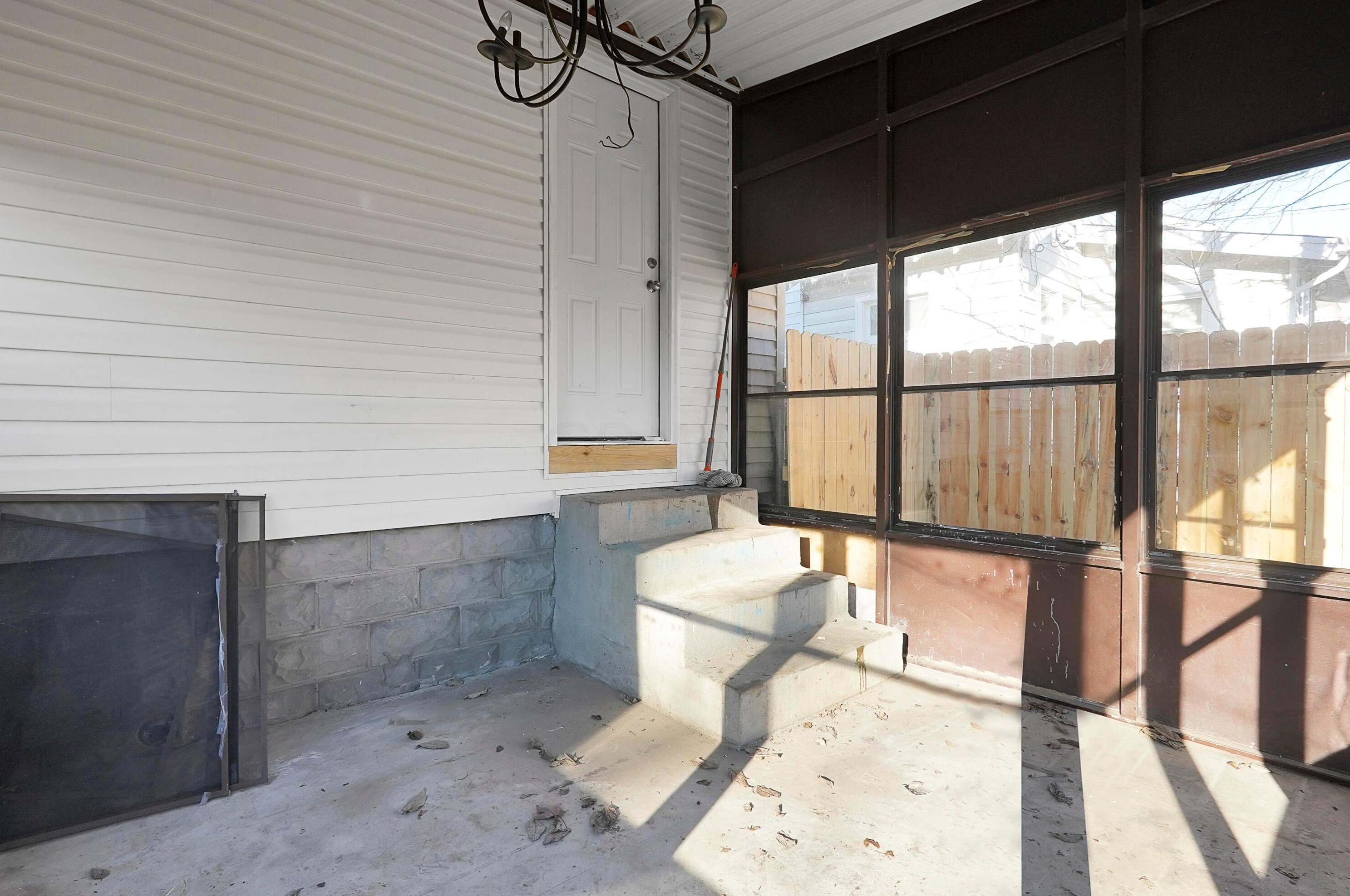 314 Ogden Ave, Columbus OH  43204-3147 exterior