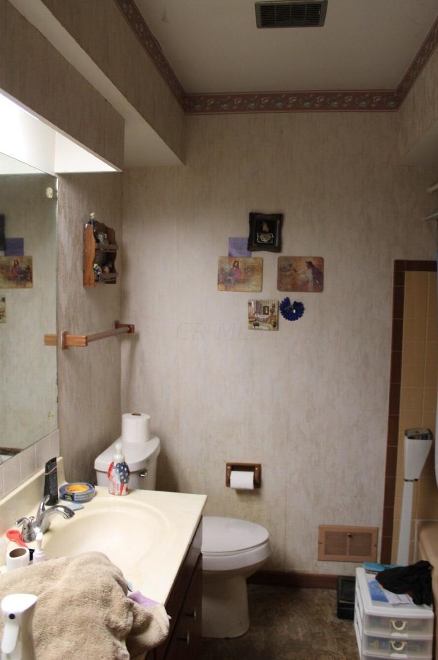 1000 Poling Dr, Columbus OH 43224-1956 exterior