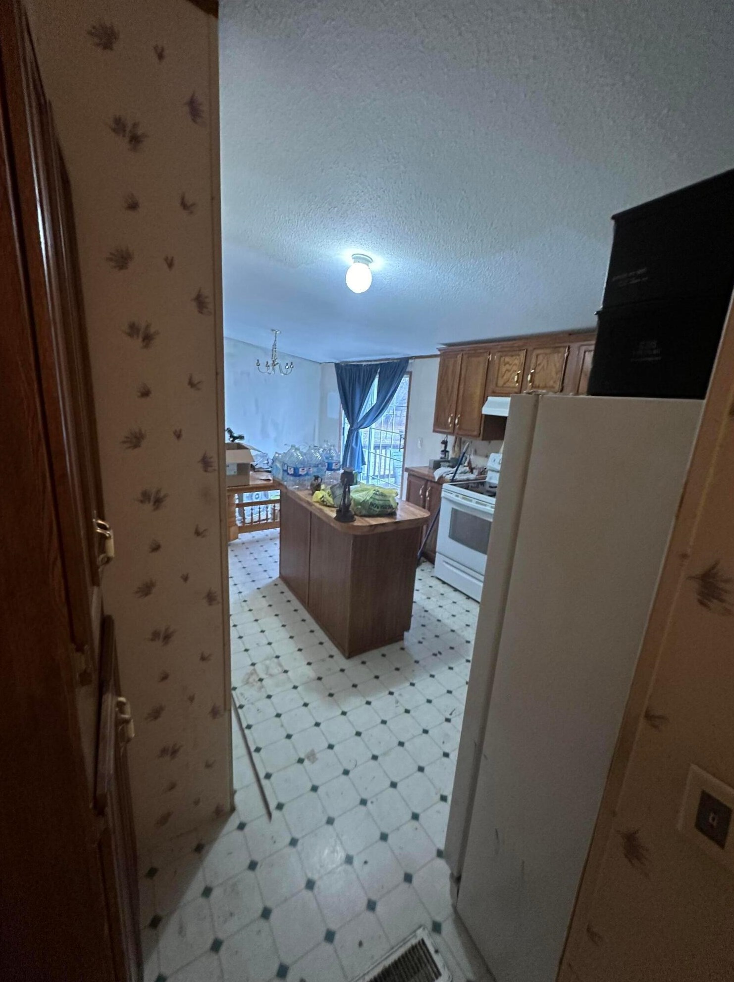 834 Thomas Rd, Hide Away Hills OH  43107-9766 exterior