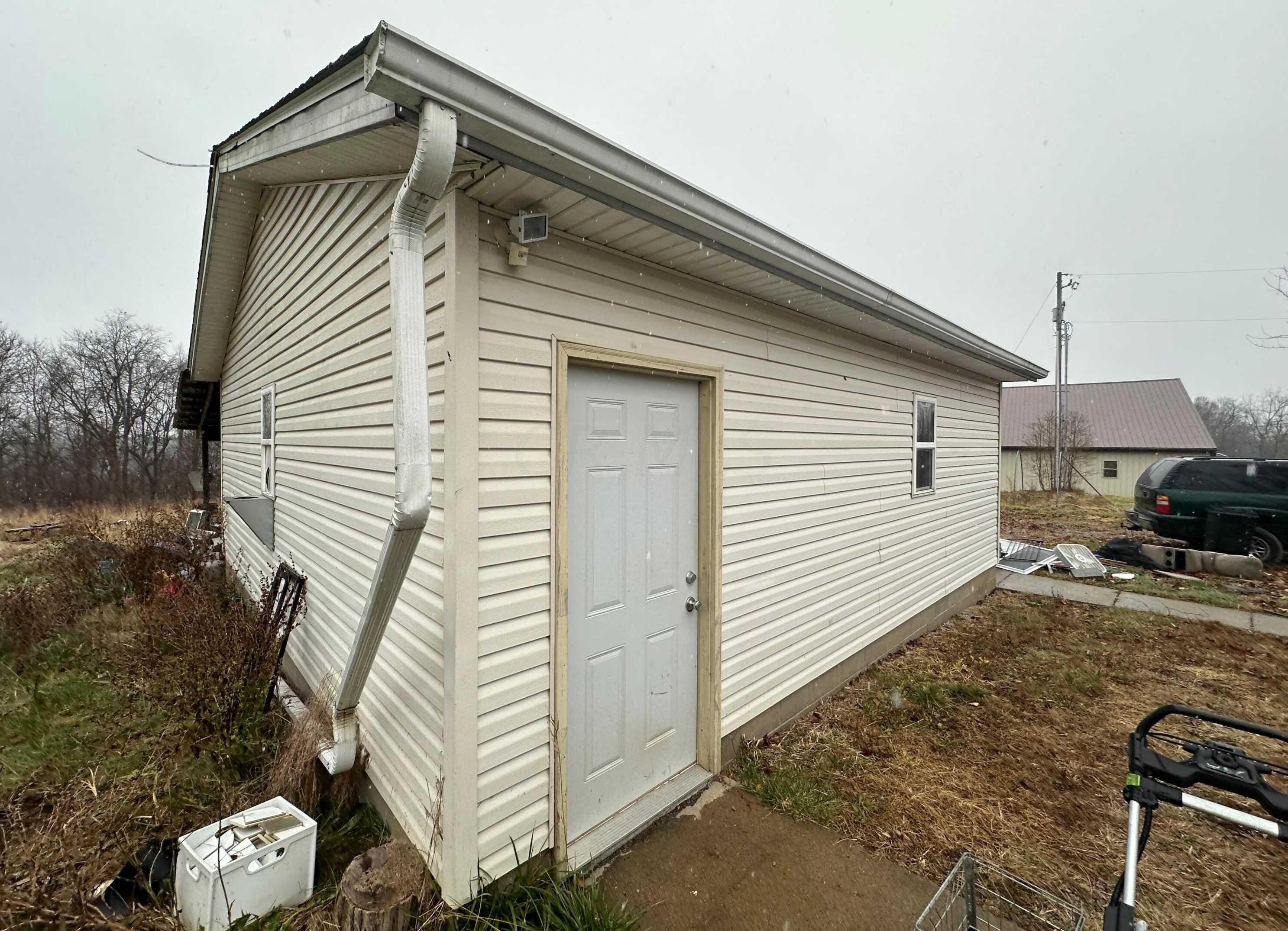 834 Thomas Rd, Hide Away Hills OH  43107-9766 exterior