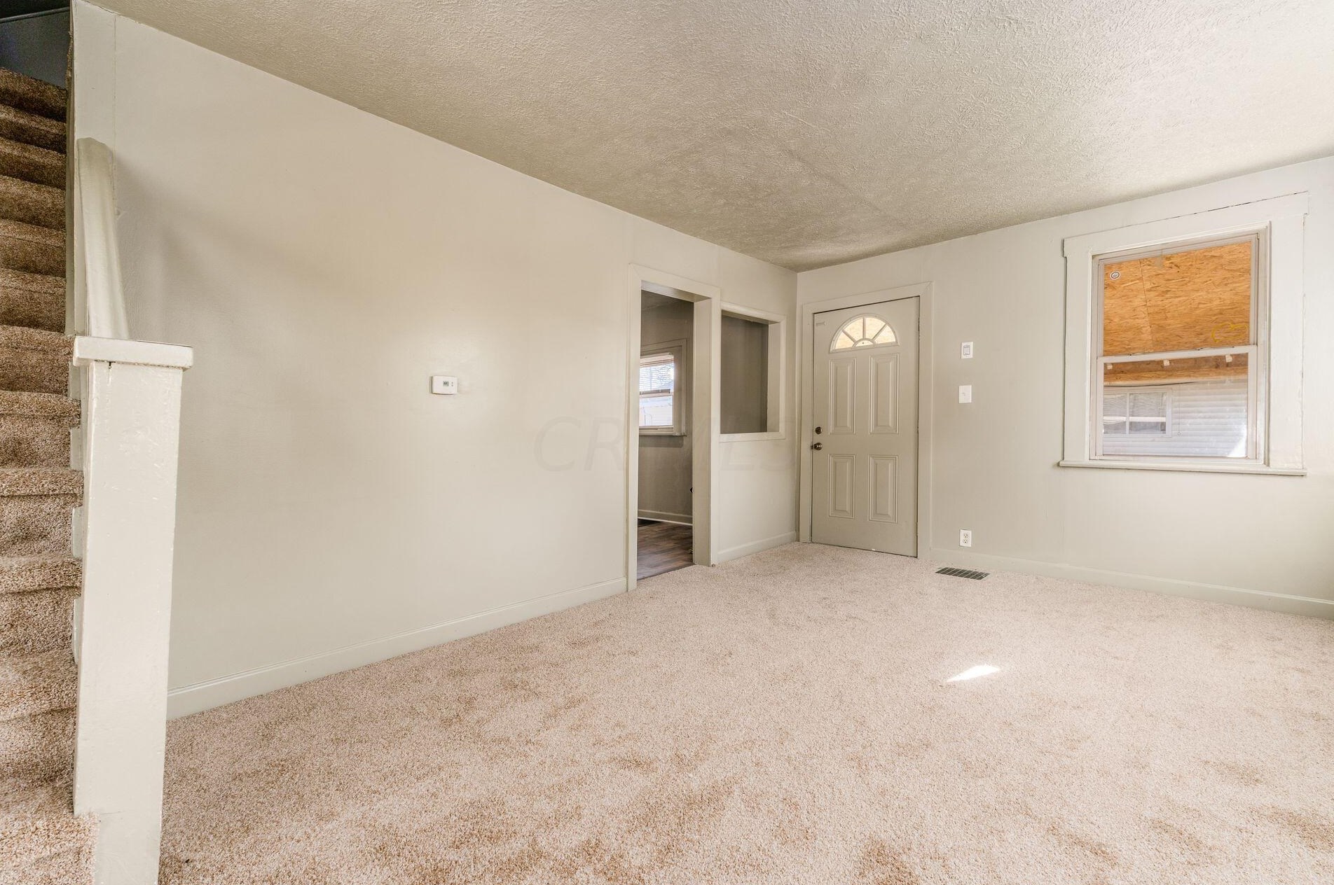 574 Hampton Rd, Columbus OH 43213-2727 exterior