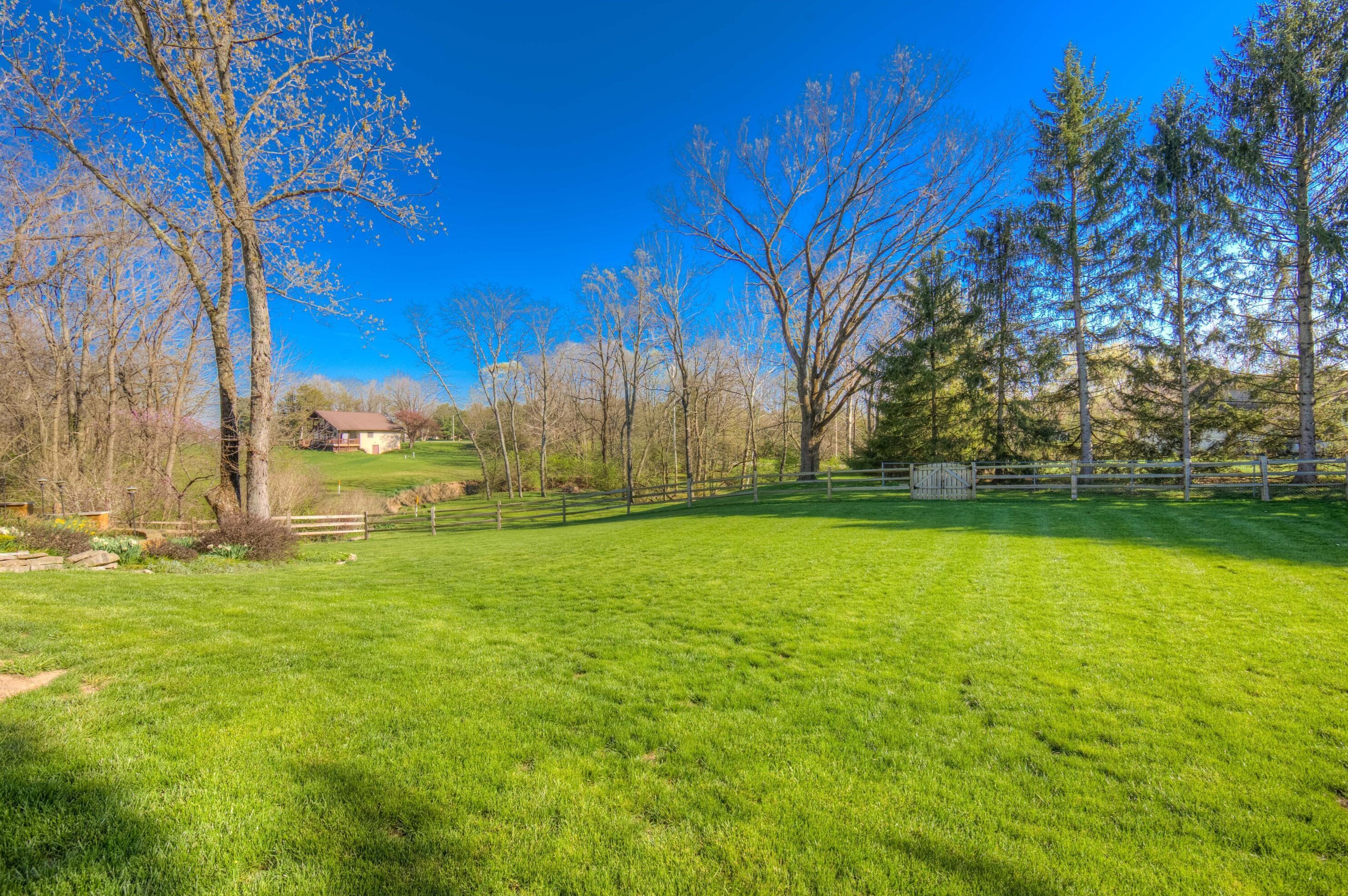 7564 Heatherwood Dr, Cnl Wnchstr OH  43110-8916 exterior