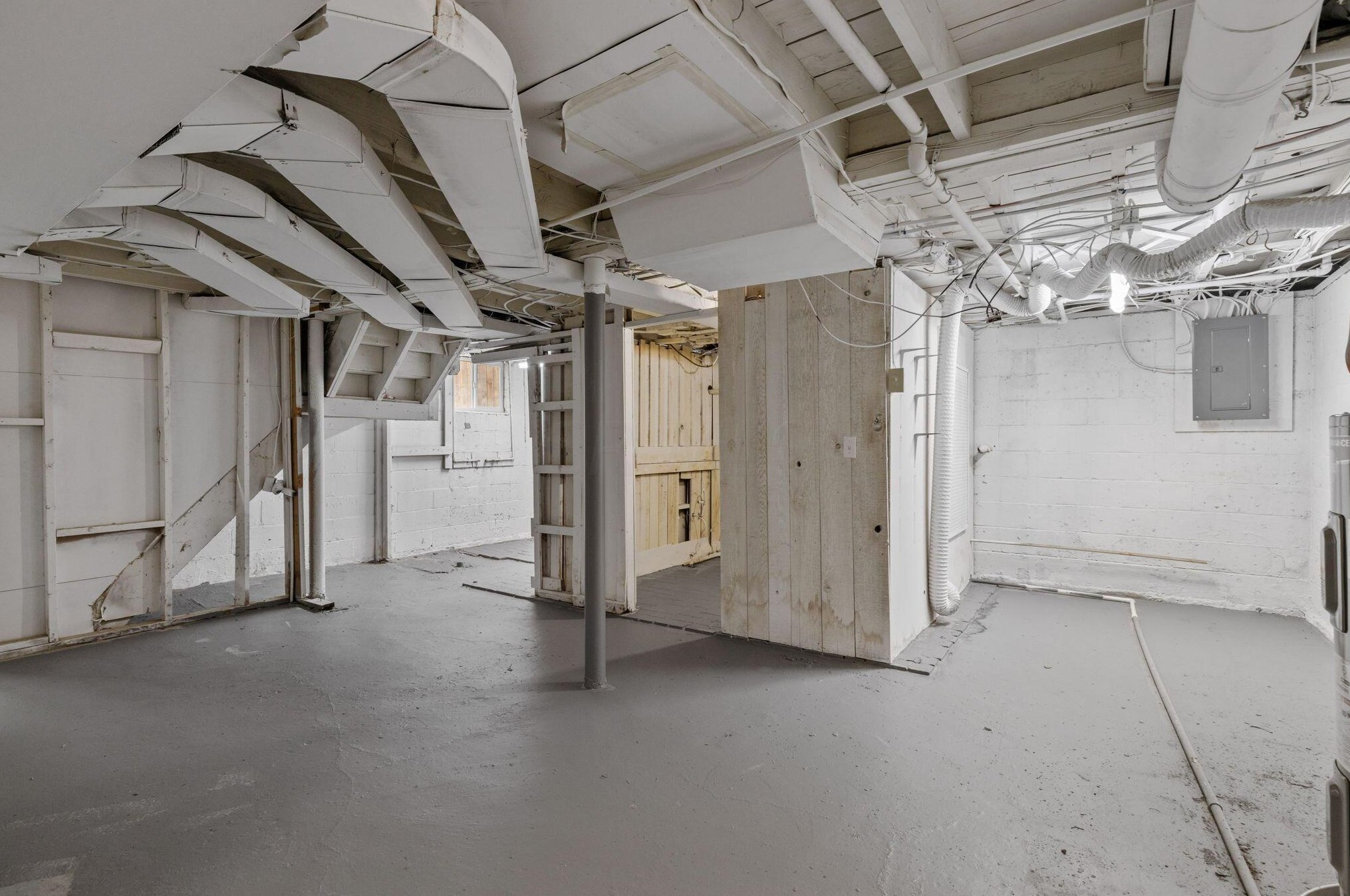 484 Belvidere Ave, Columbus OH  43223-1638 exterior