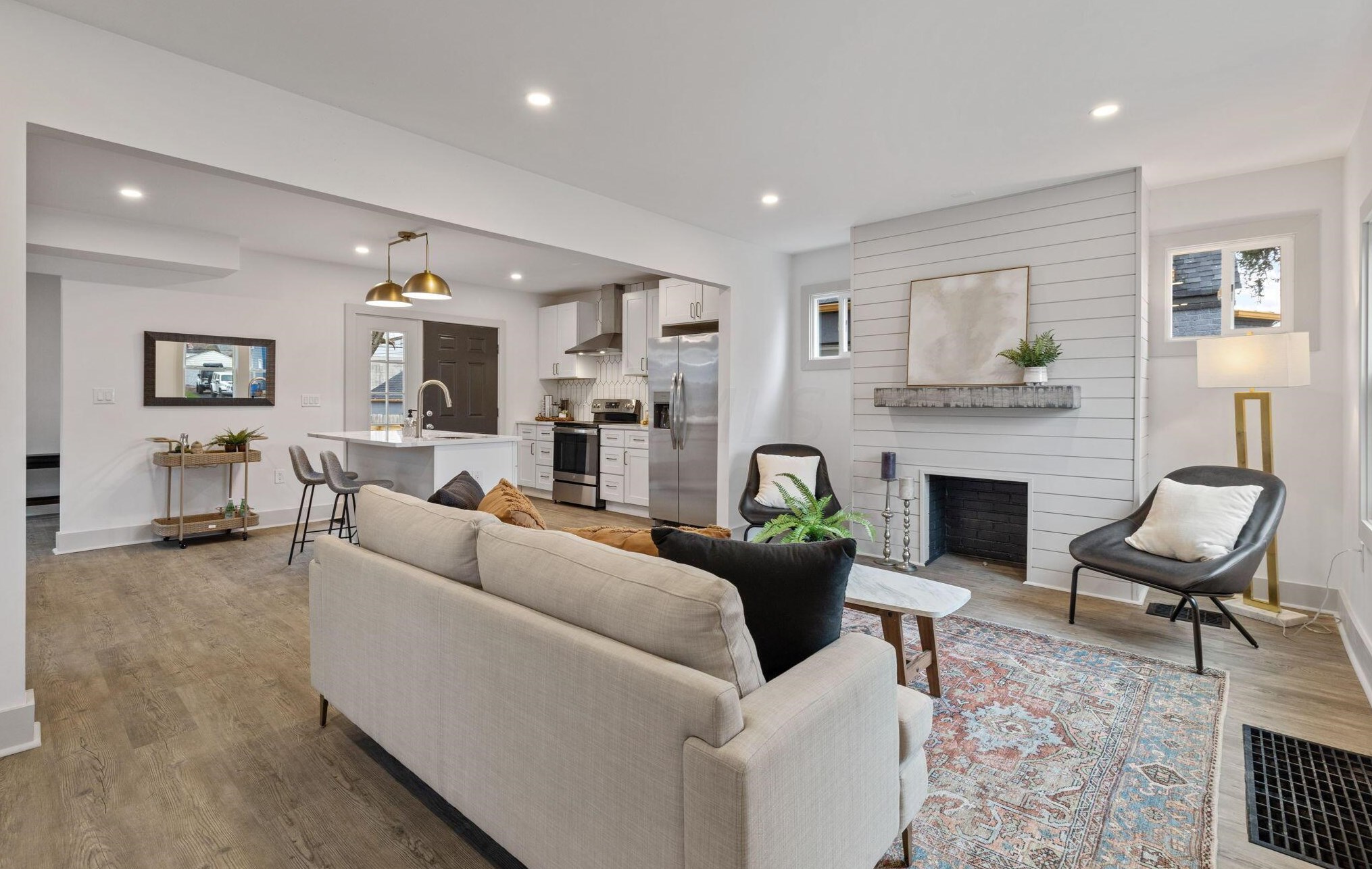 484 Belvidere Ave, Columbus OH  43223-1638 exterior