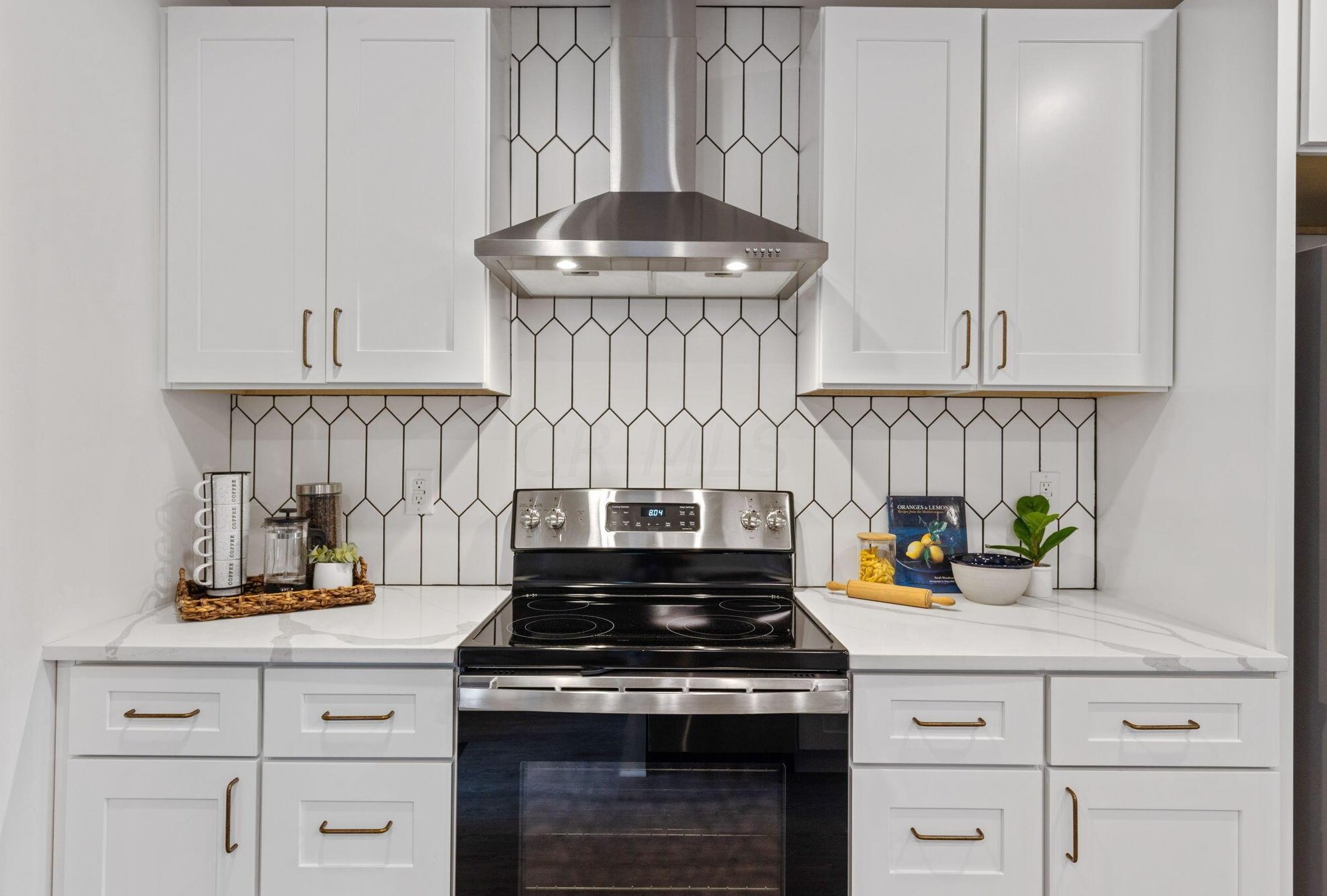 484 Belvidere Ave, Columbus OH  43223-1638 exterior