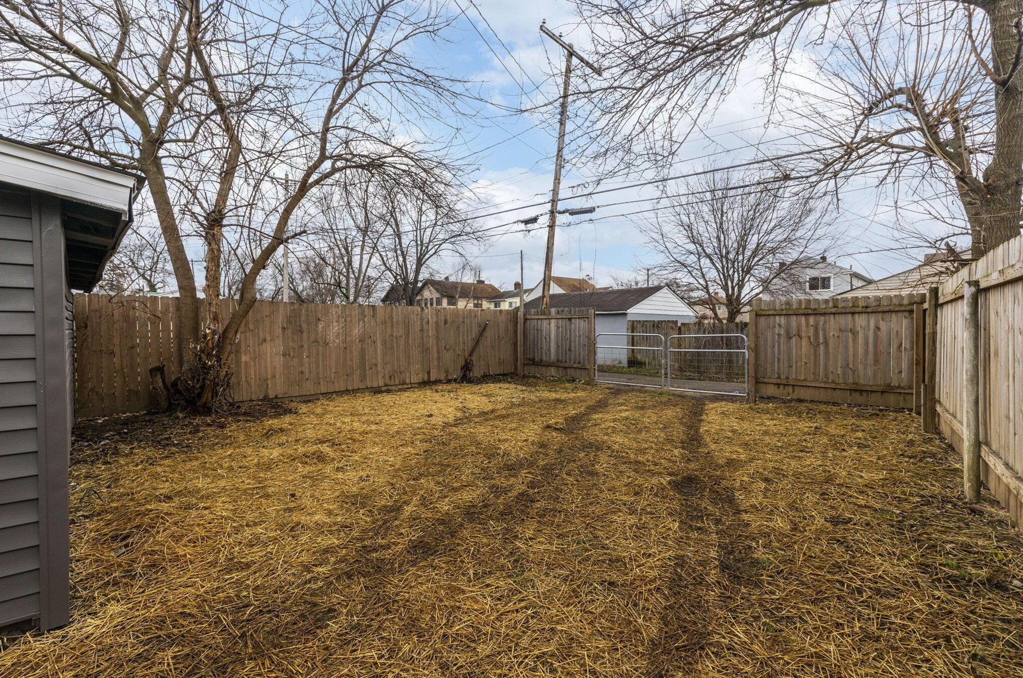 484 Belvidere Ave, Columbus OH  43223-1638 exterior